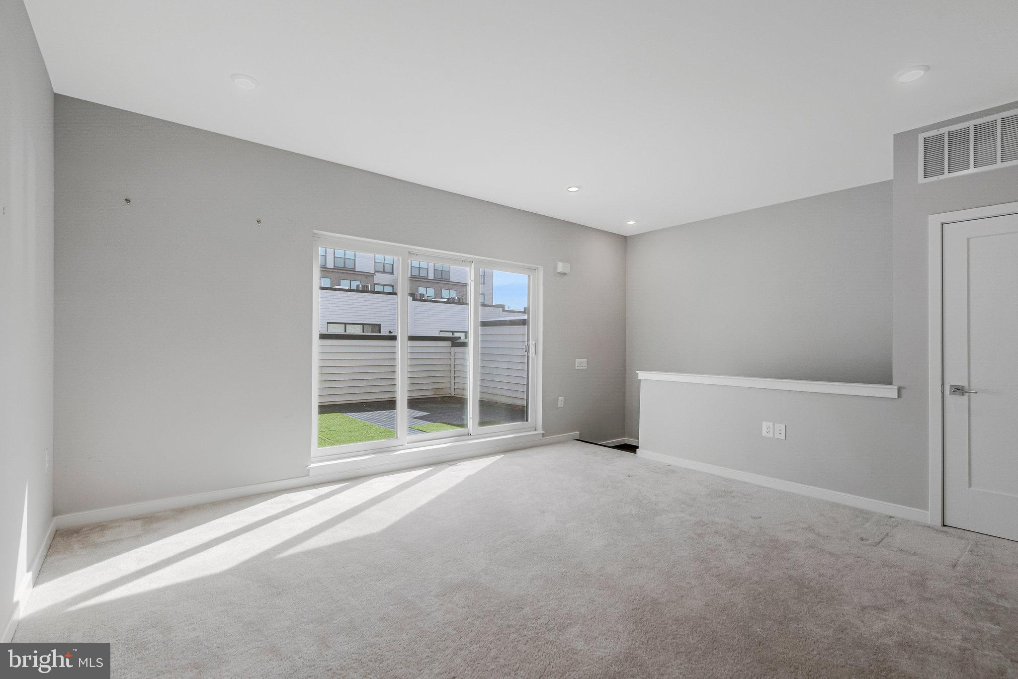 UNION TOWNS - Residential Lease