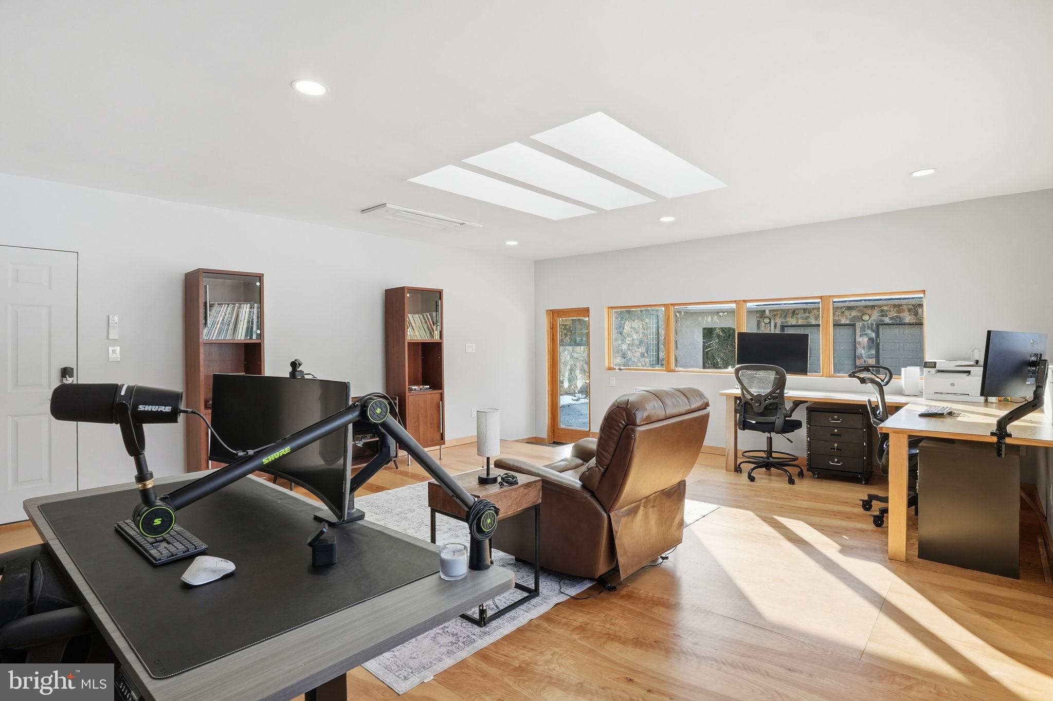 DARNESTOWN OUTSIDE - Residential