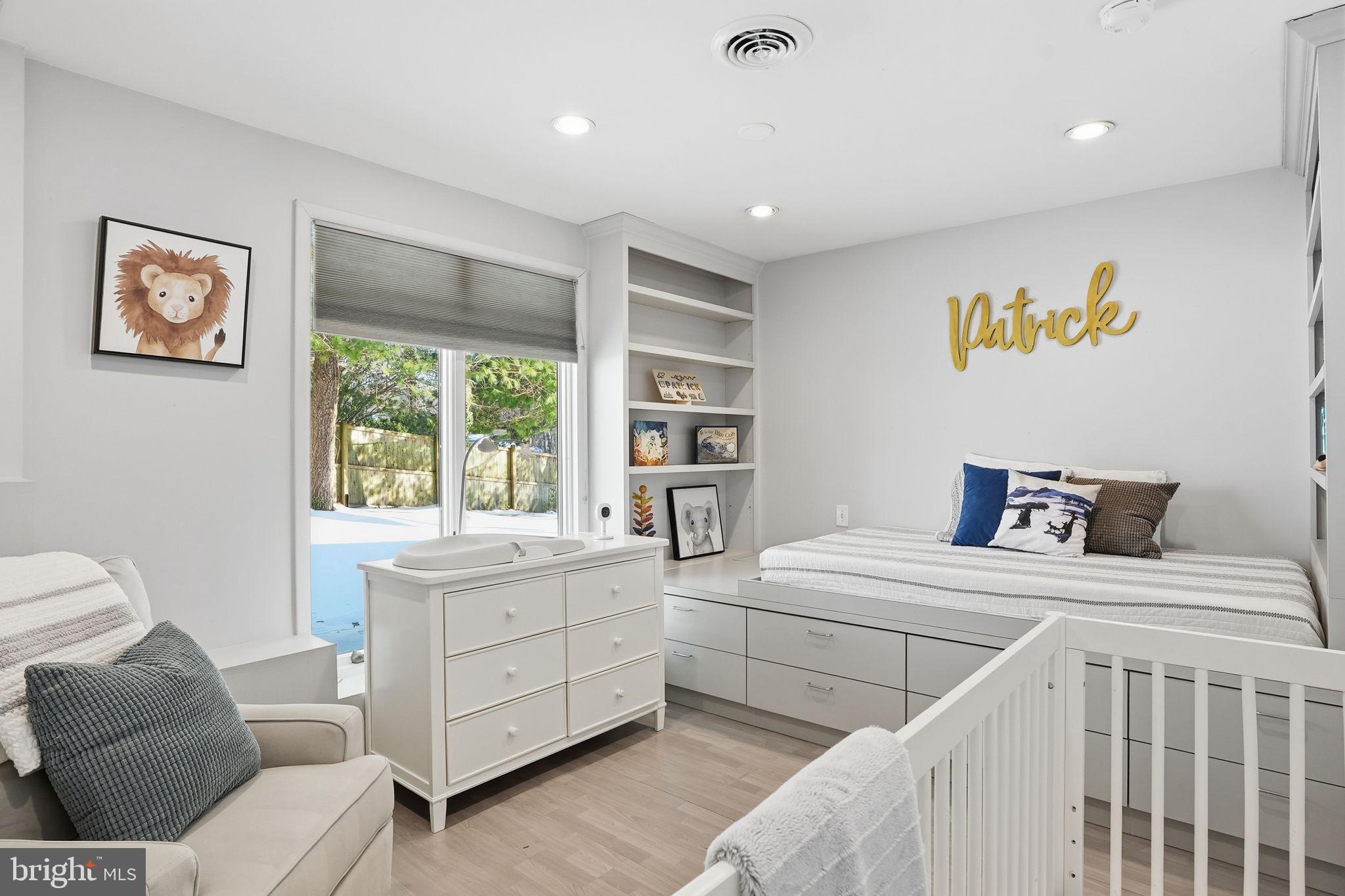 DARNESTOWN OUTSIDE - Residential