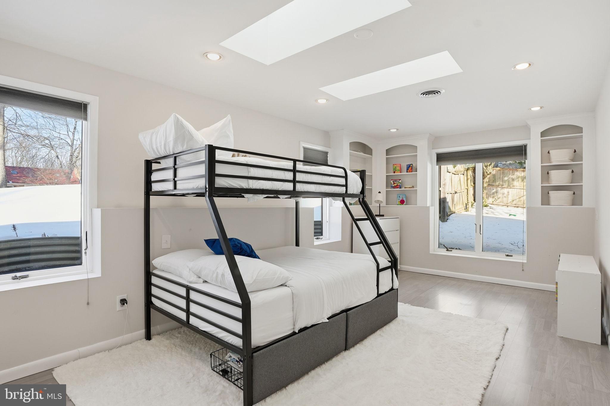 DARNESTOWN OUTSIDE - Residential