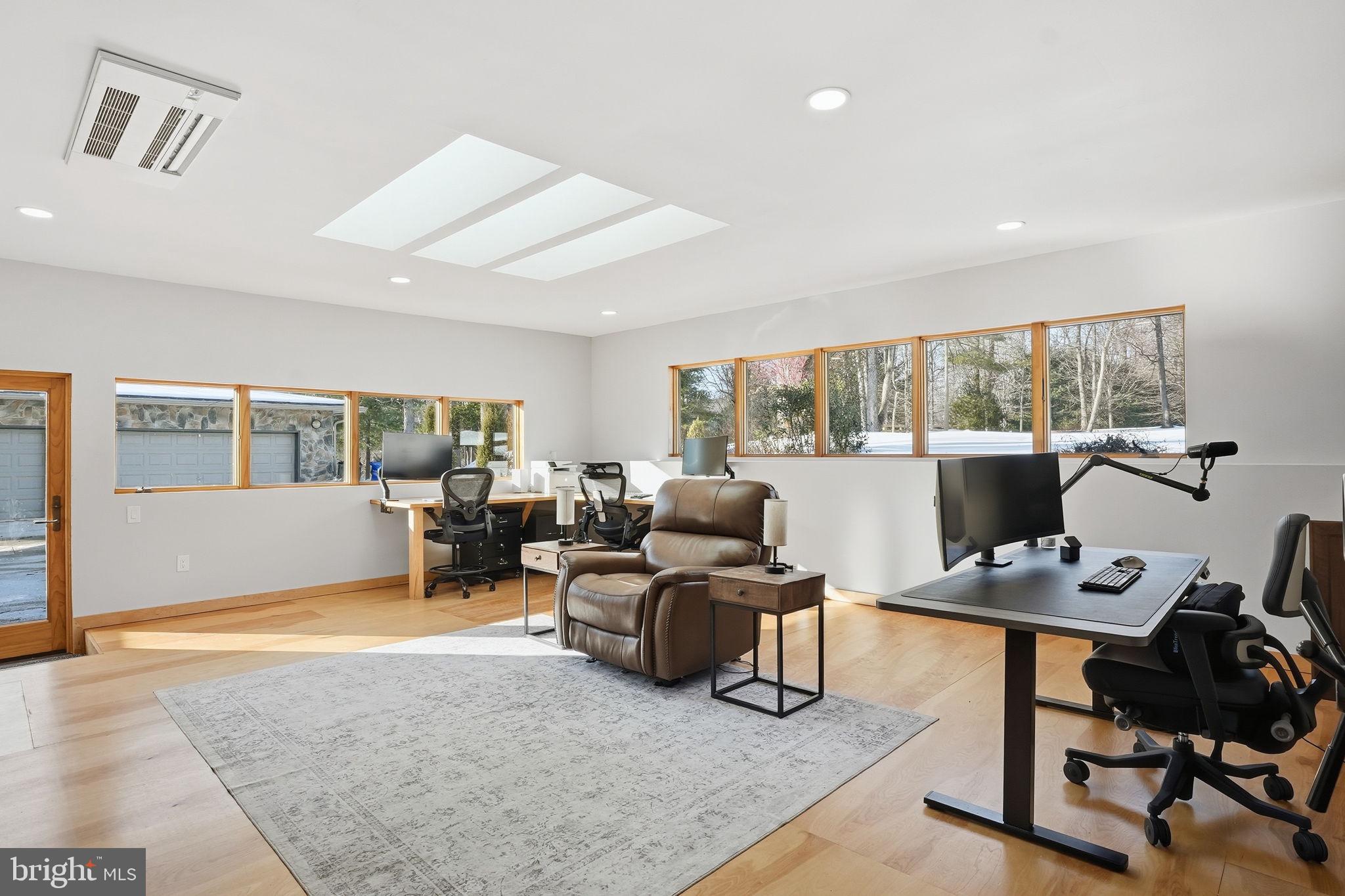 DARNESTOWN OUTSIDE - Residential