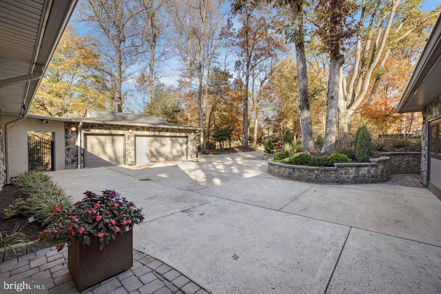 DARNESTOWN OUTSIDE - Residential