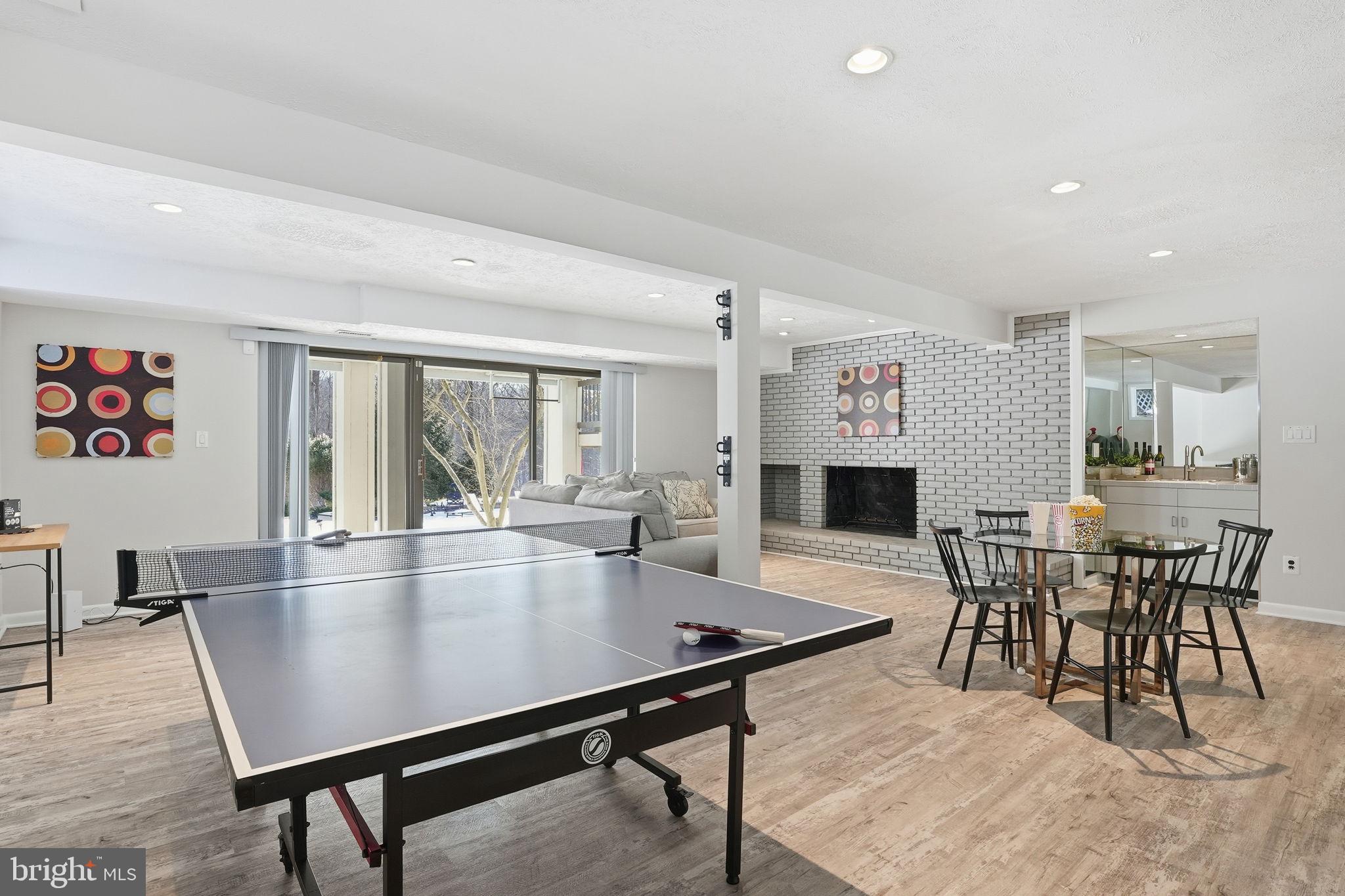 DARNESTOWN OUTSIDE - Residential