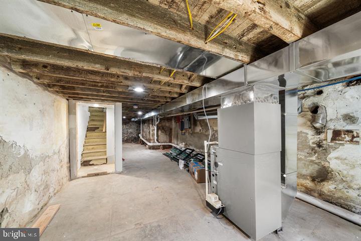 2243 DICKINSON STREET