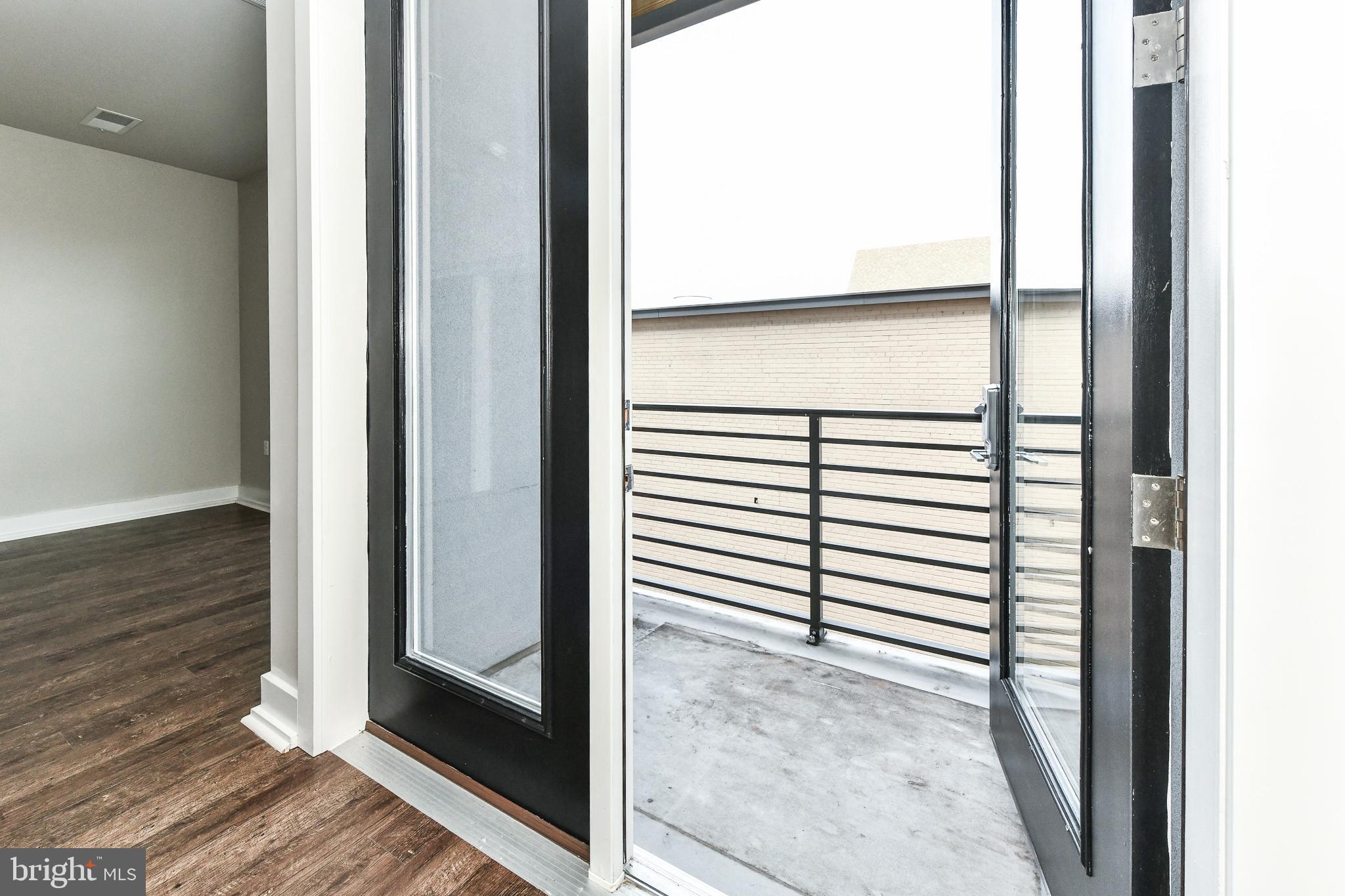 DEL RAY PLACE - Residential Lease