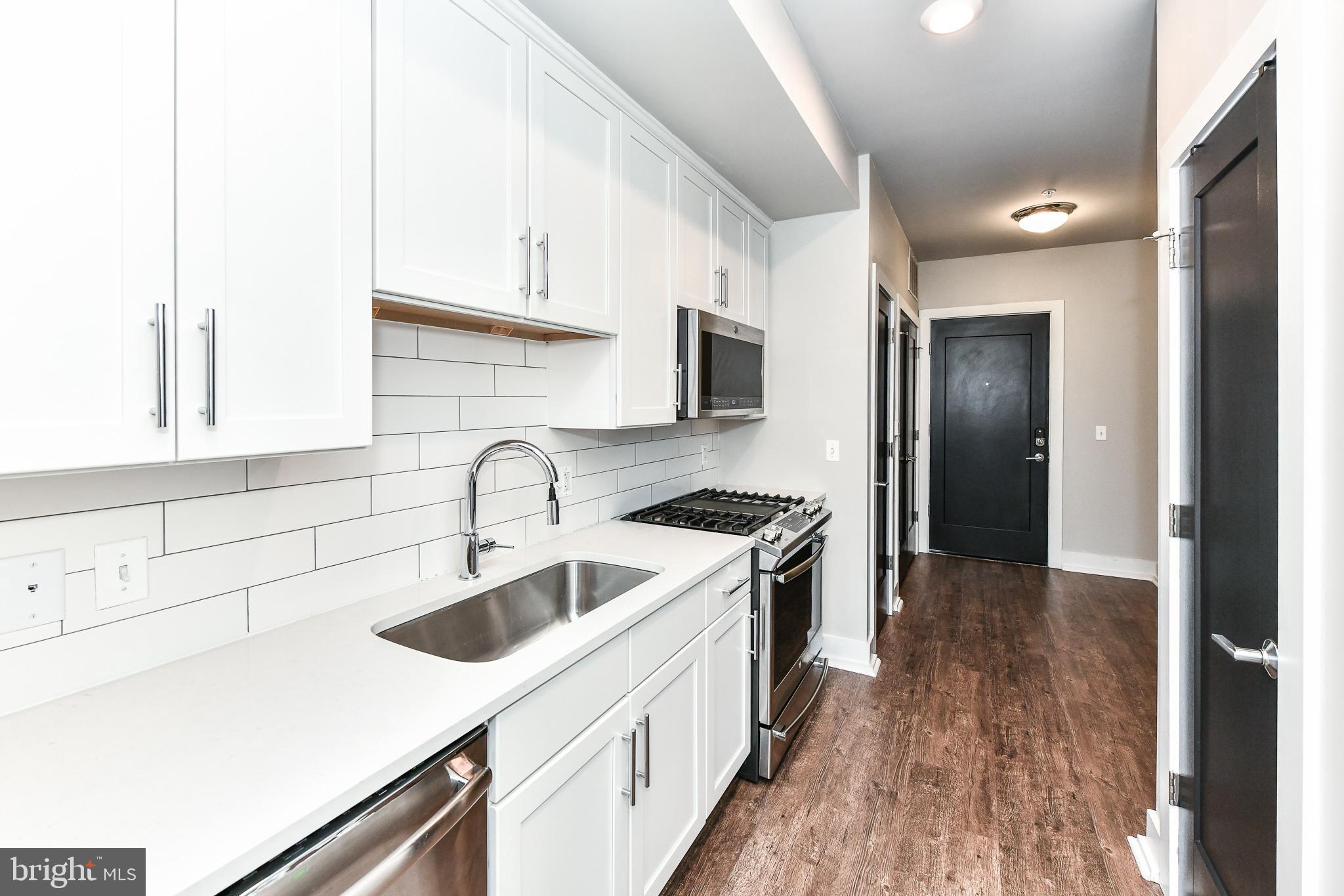 DEL RAY PLACE - Residential Lease