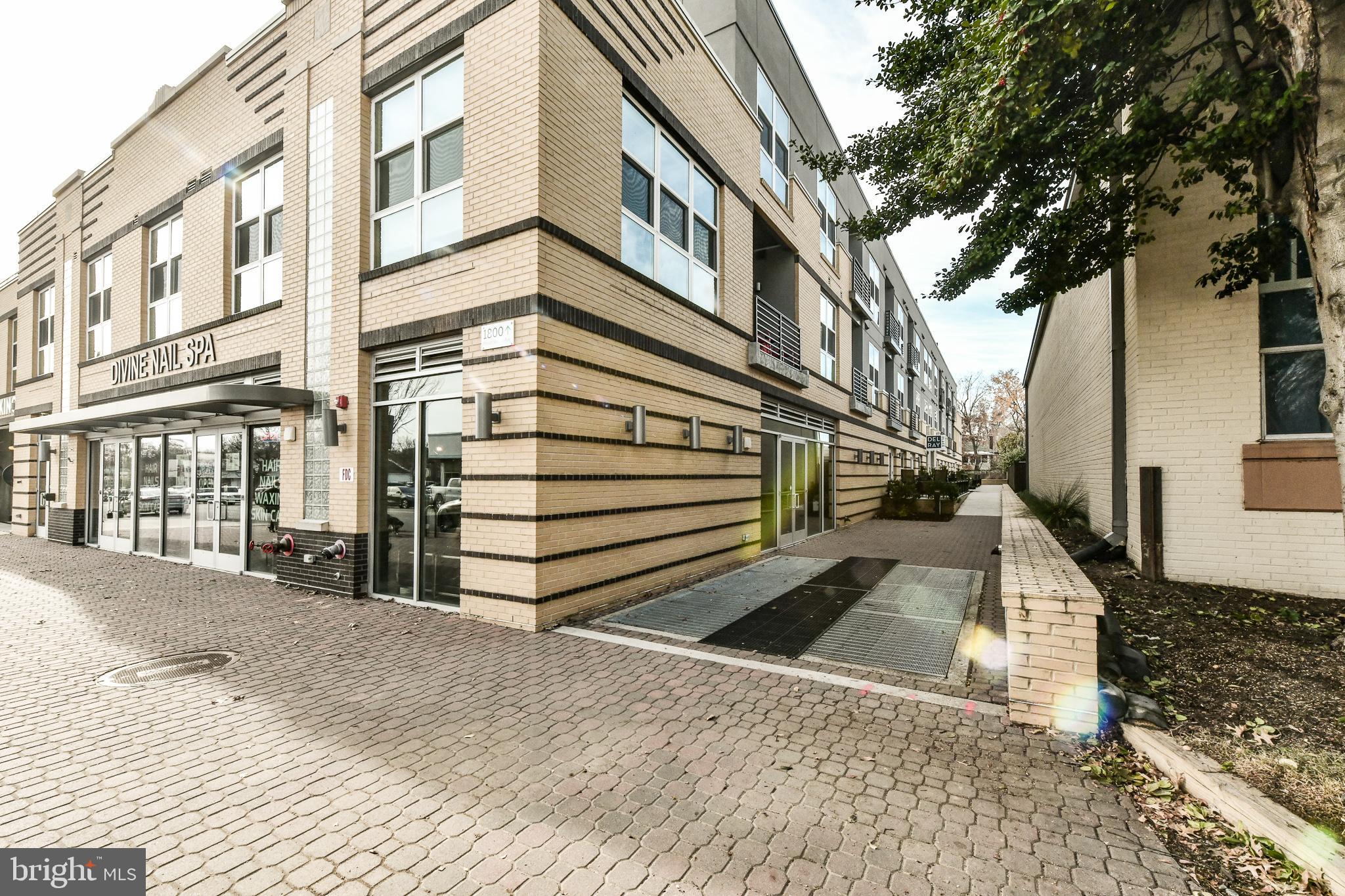 DEL RAY PLACE - Residential Lease