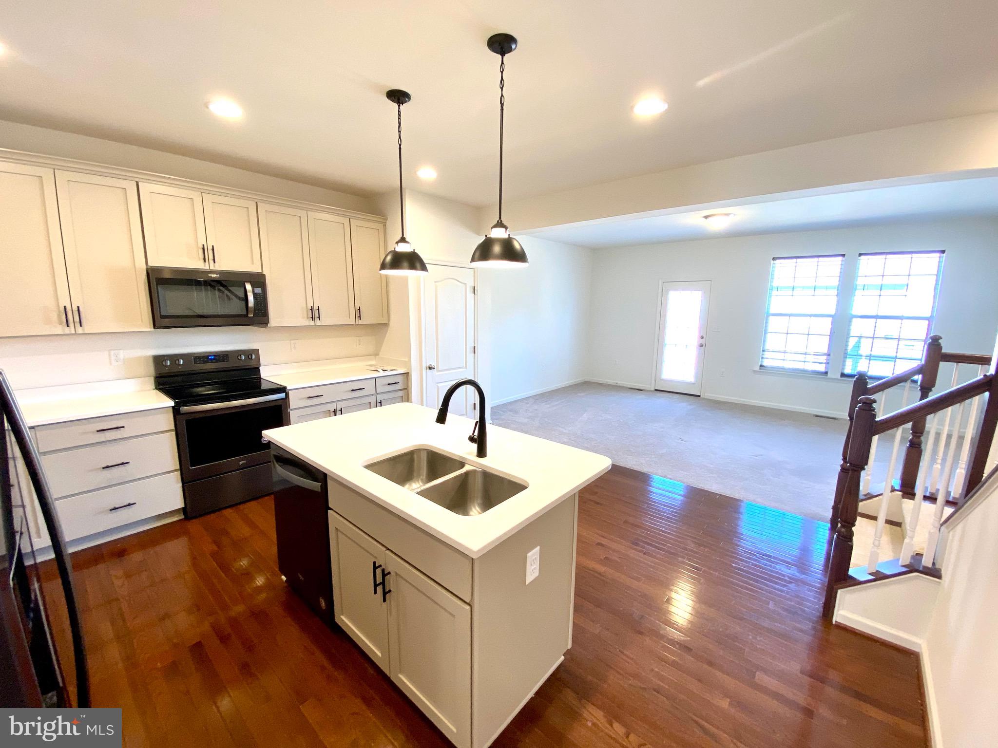 MCCAULEY CROSSING - Residential Lease