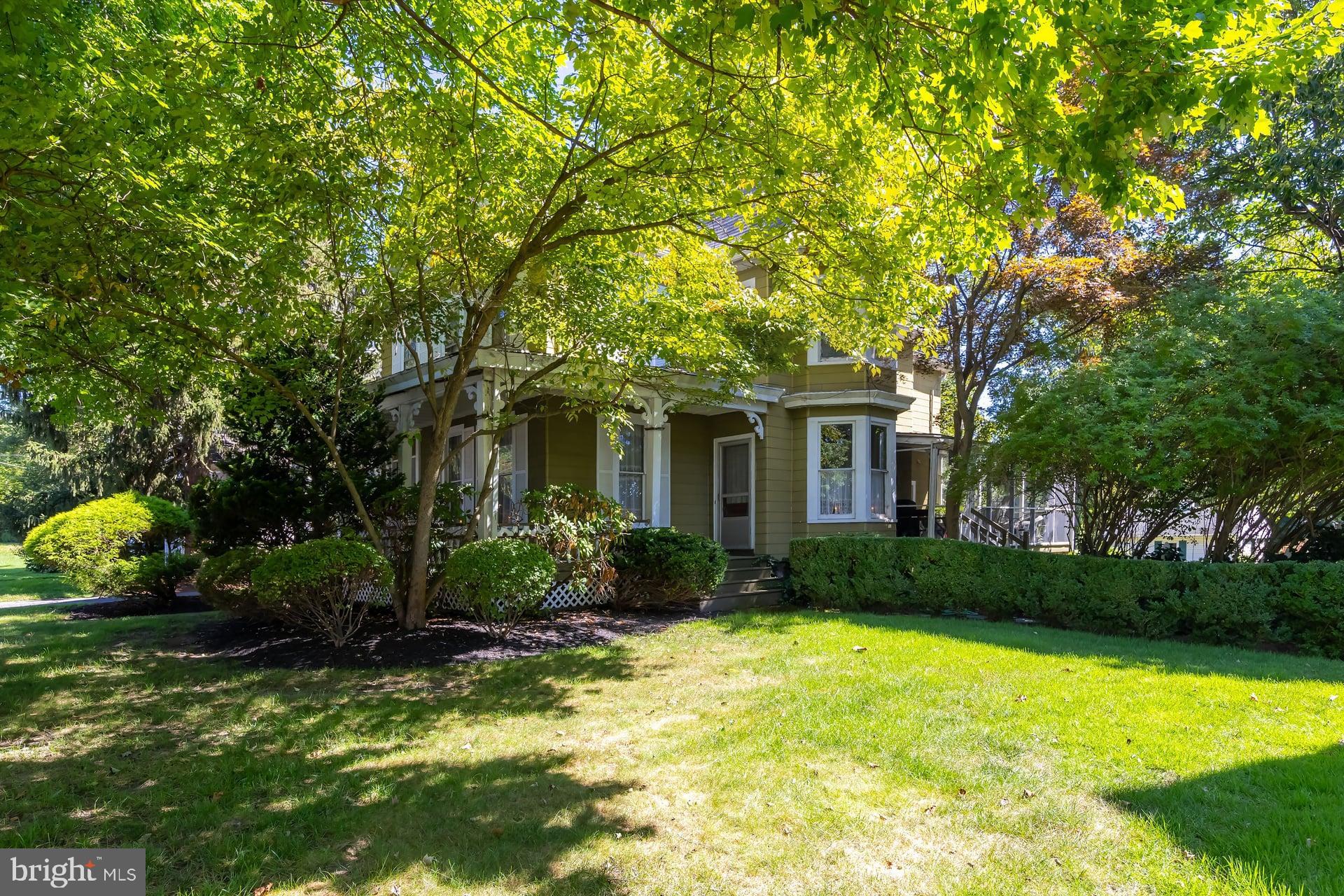 ANTIQUE ROW - Residential