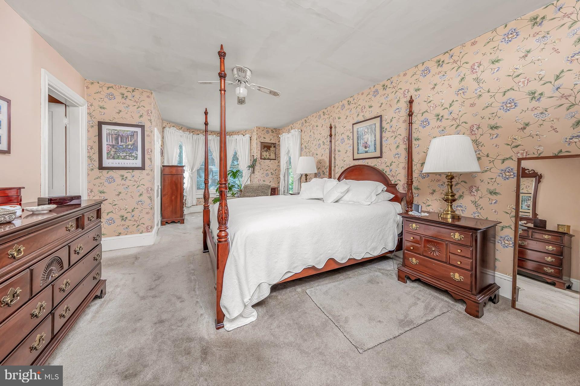 ANTIQUE ROW - Residential