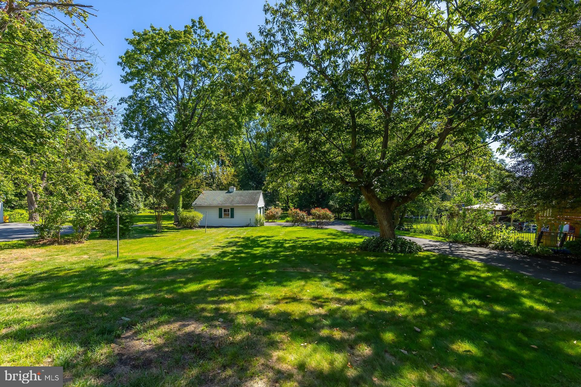 ANTIQUE ROW - Residential