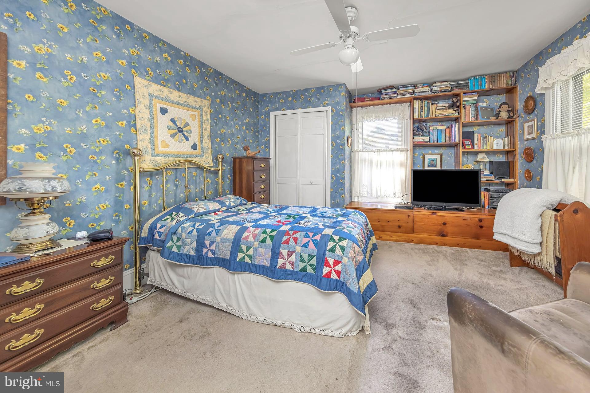 ANTIQUE ROW - Residential