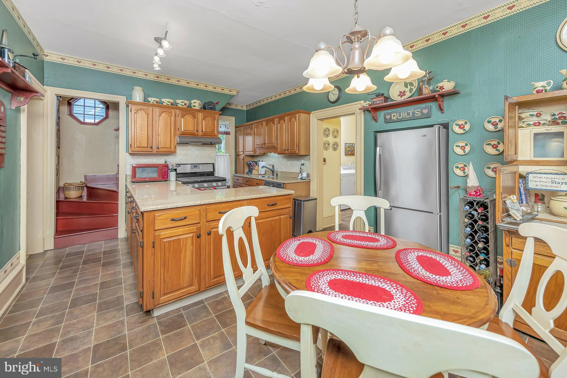 ANTIQUE ROW - Residential