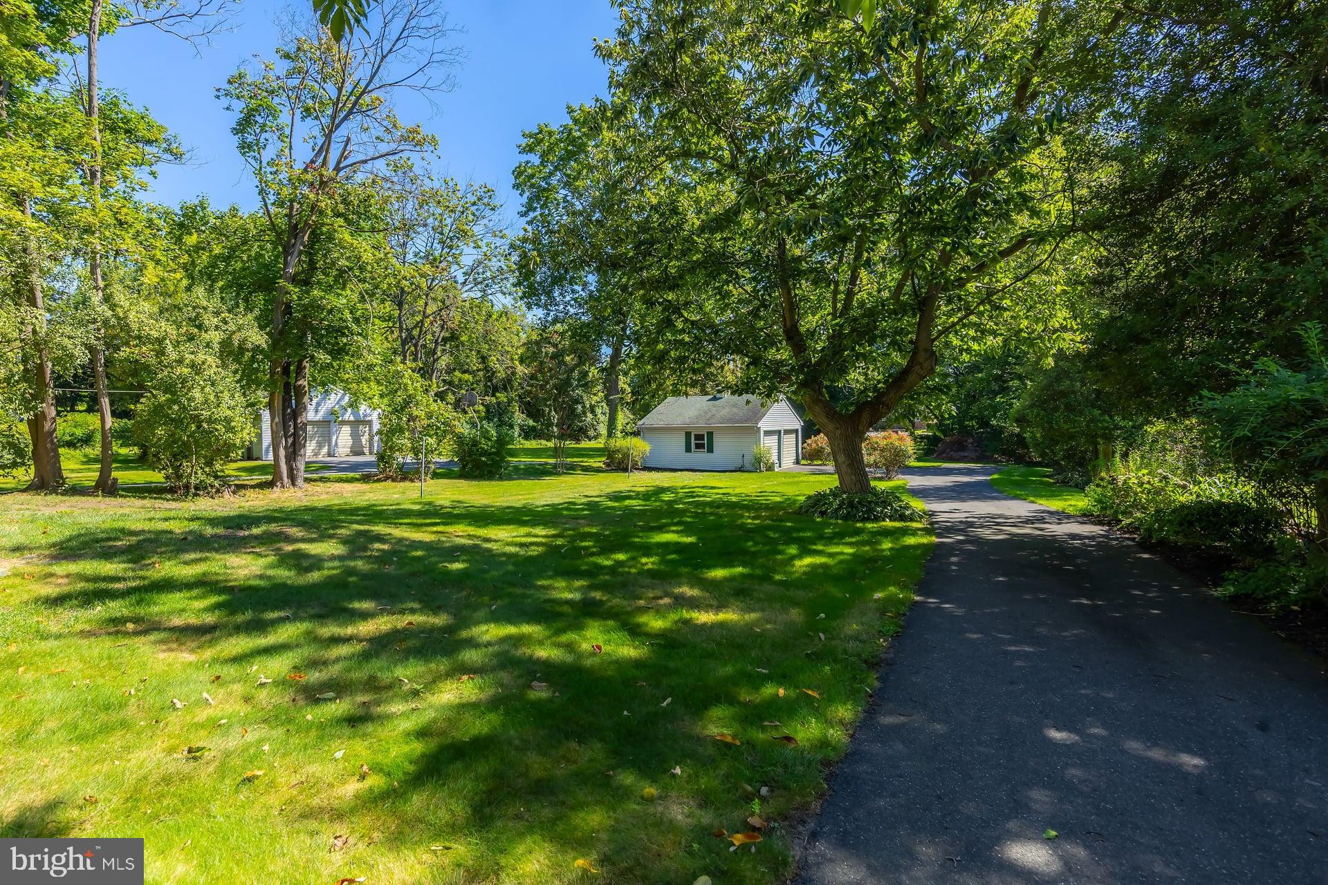 ANTIQUE ROW - Residential