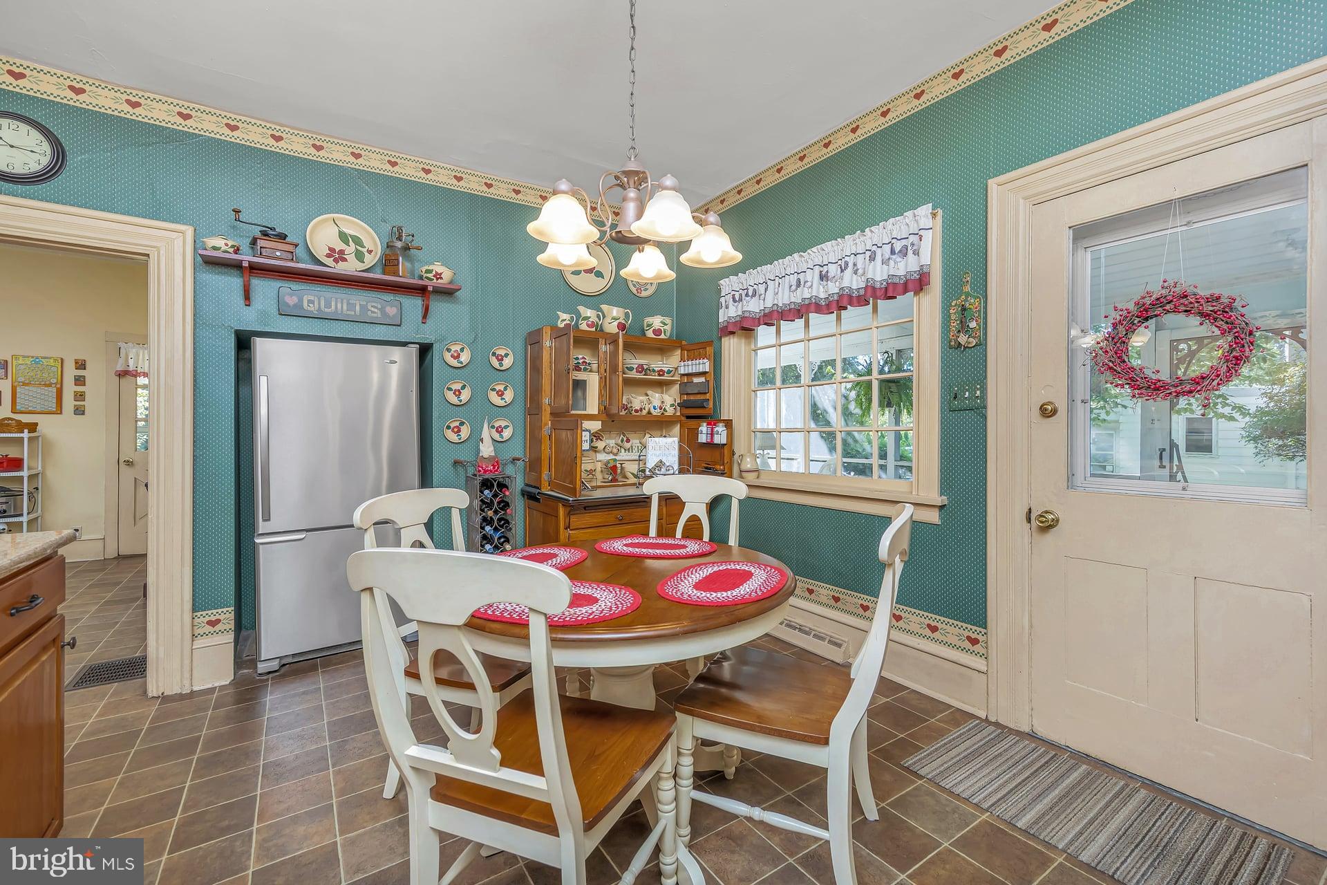 ANTIQUE ROW - Residential