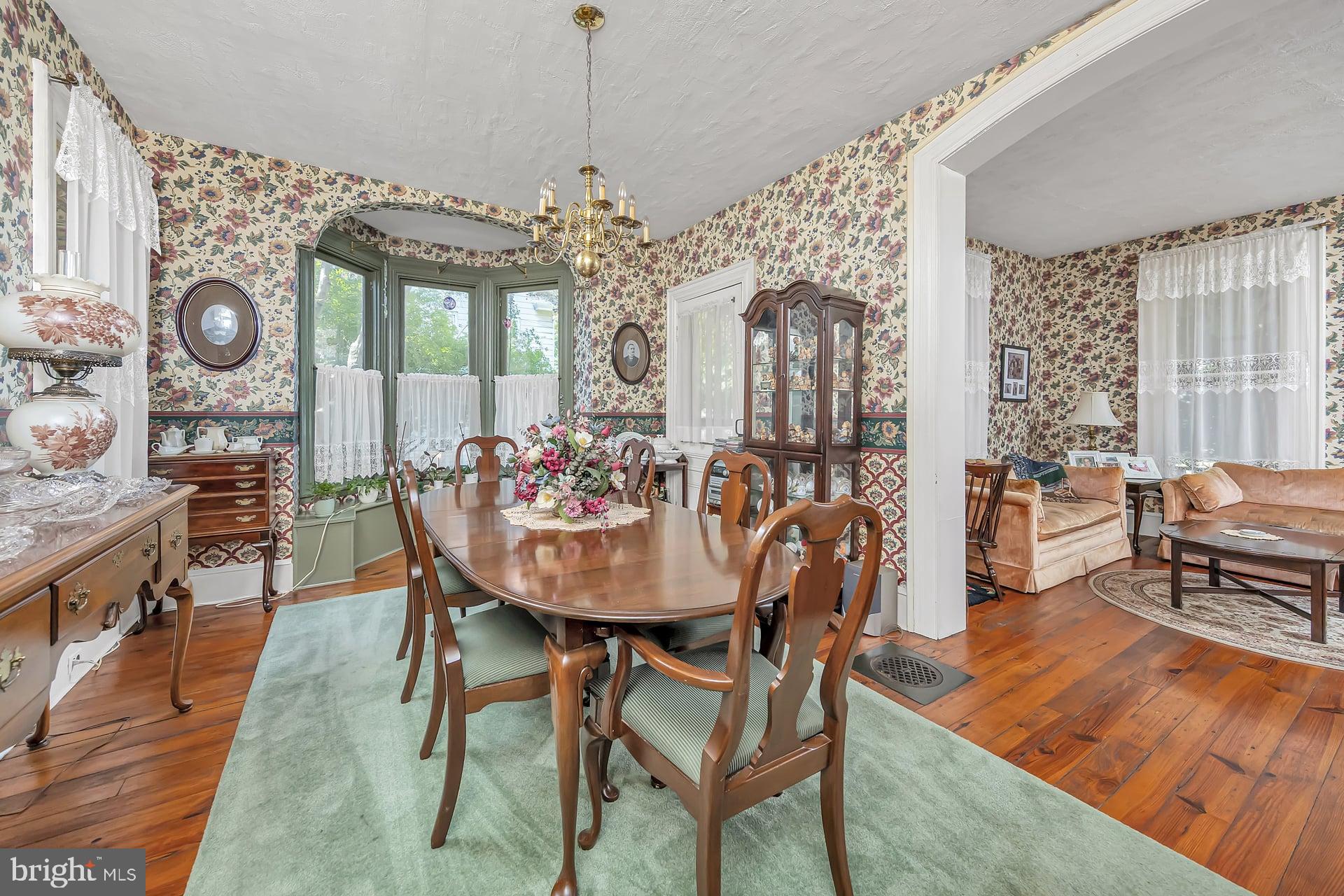 ANTIQUE ROW - Residential