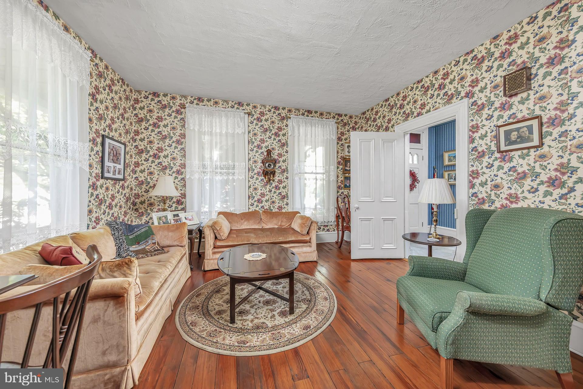 ANTIQUE ROW - Residential