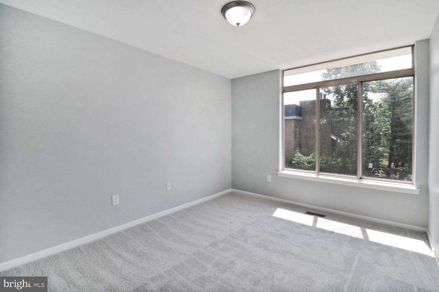 SOUTHAMPTON - Residential