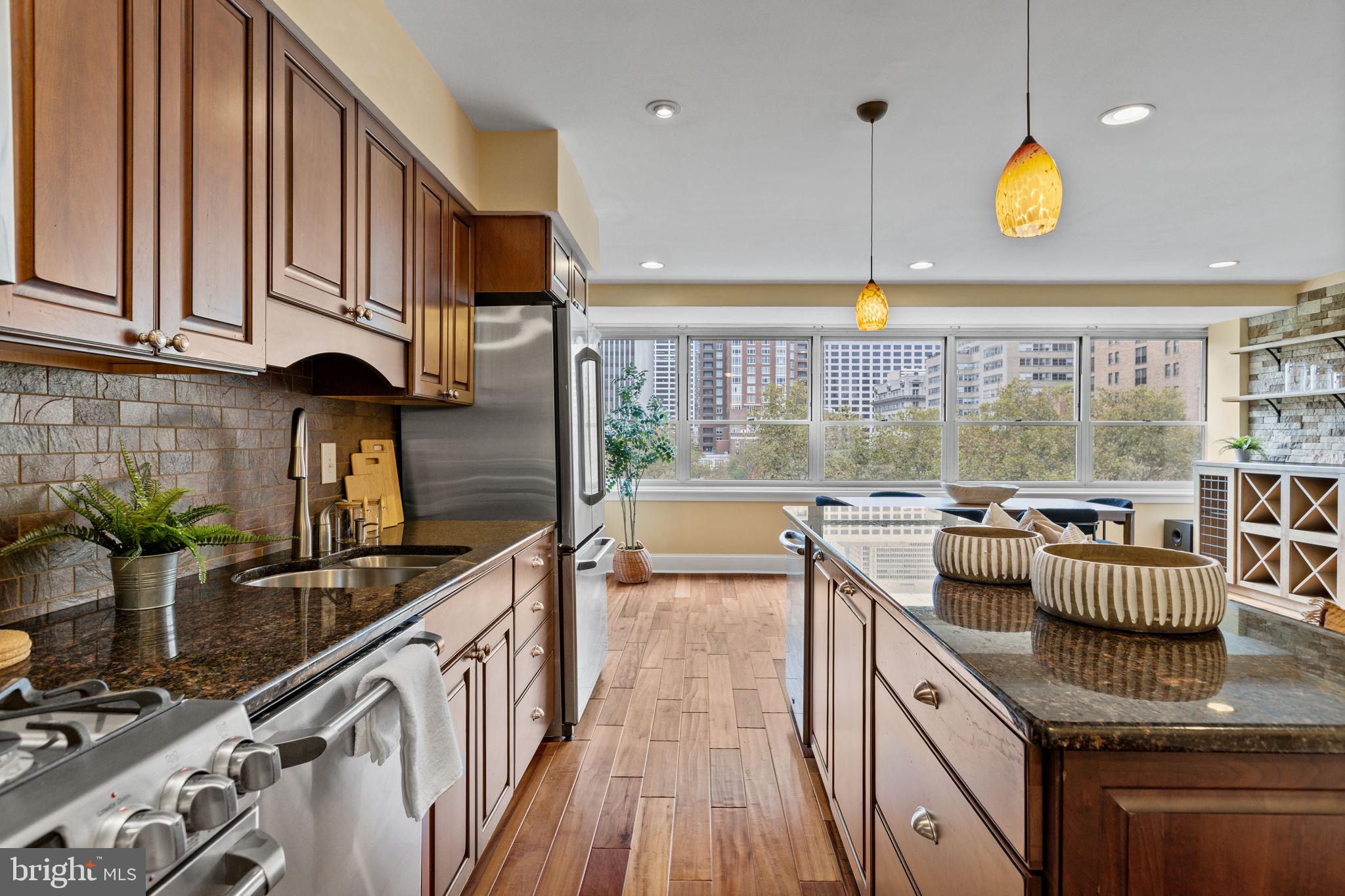 1810 RITTENHOUSE SQUARE 1001