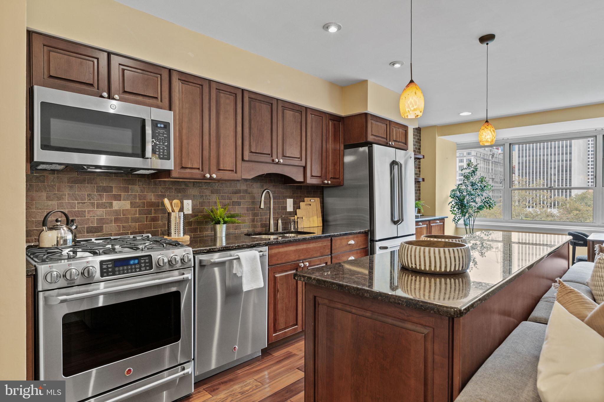 1810 RITTENHOUSE SQUARE 1001