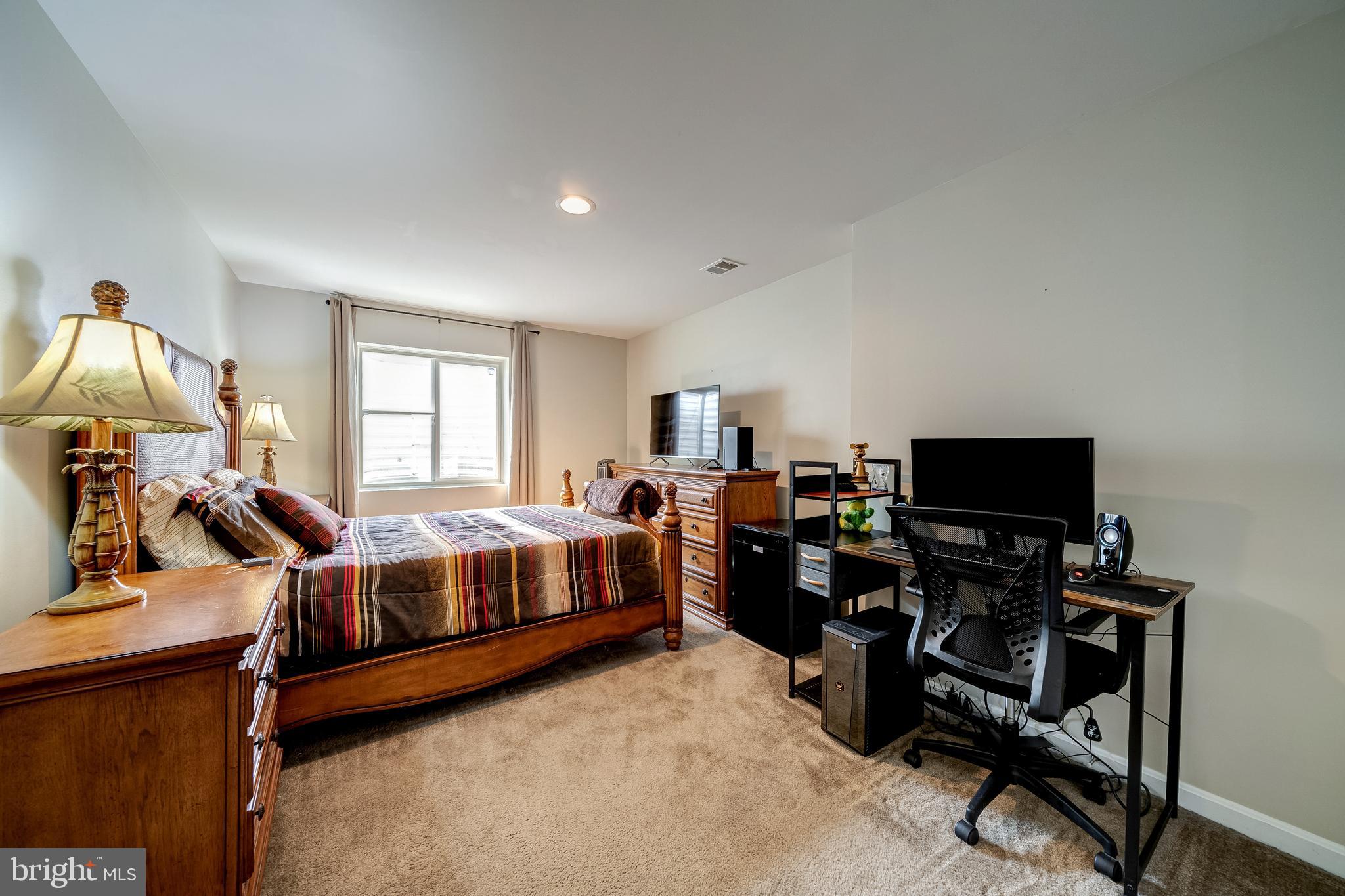 HUNTFIELD - Residential