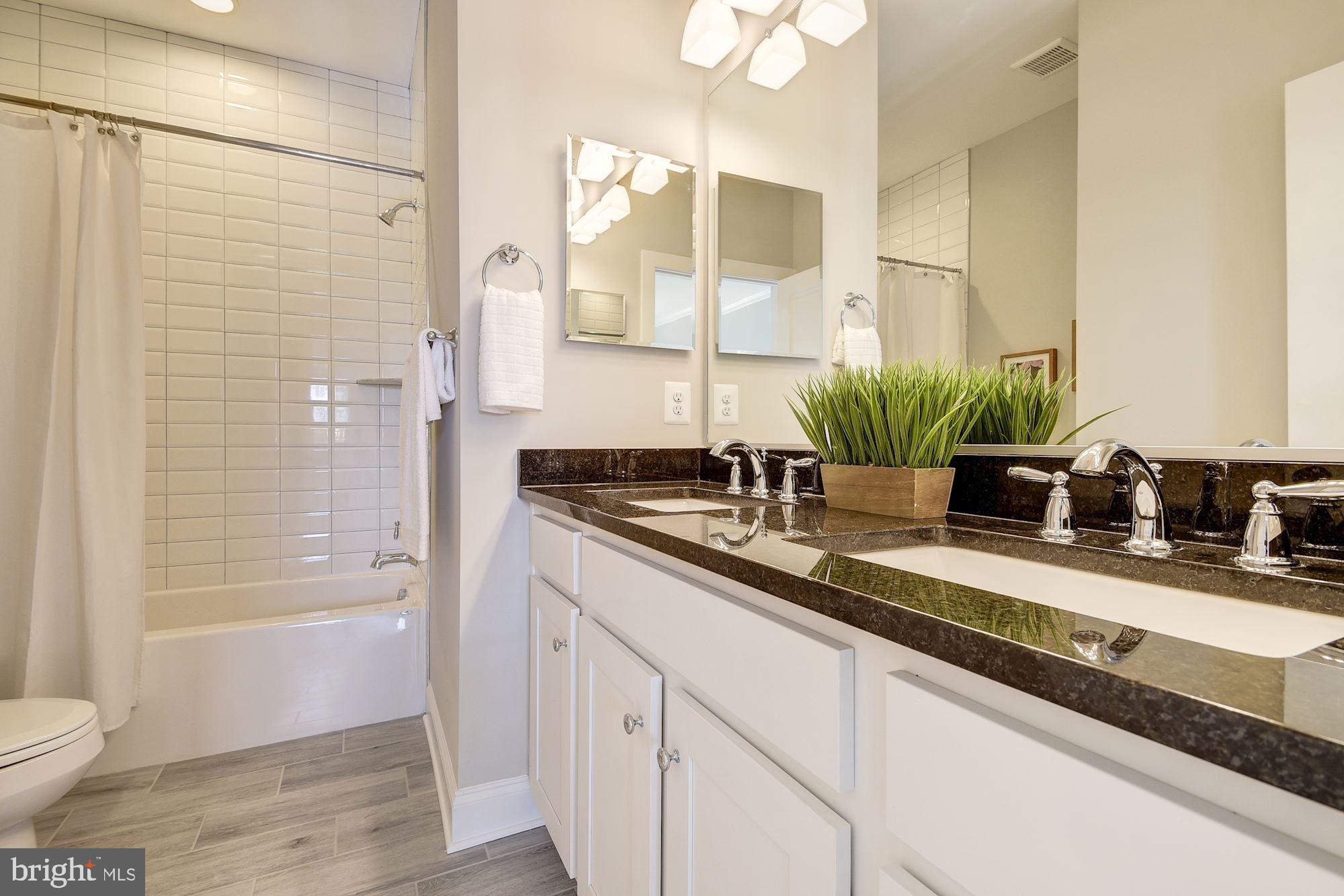 OAKDALE WOODS - Residential