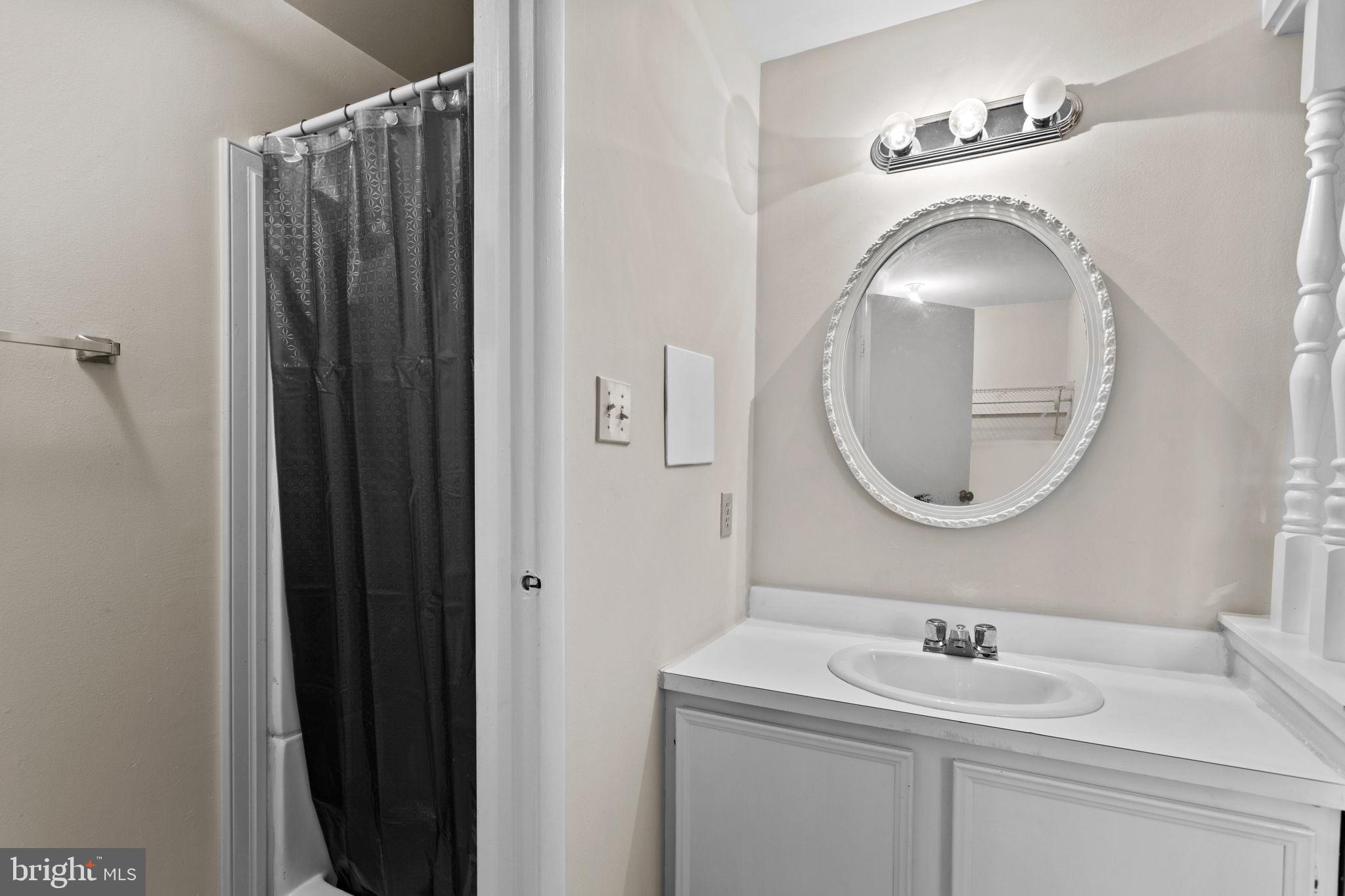 AMBER MEADOWS - Residential