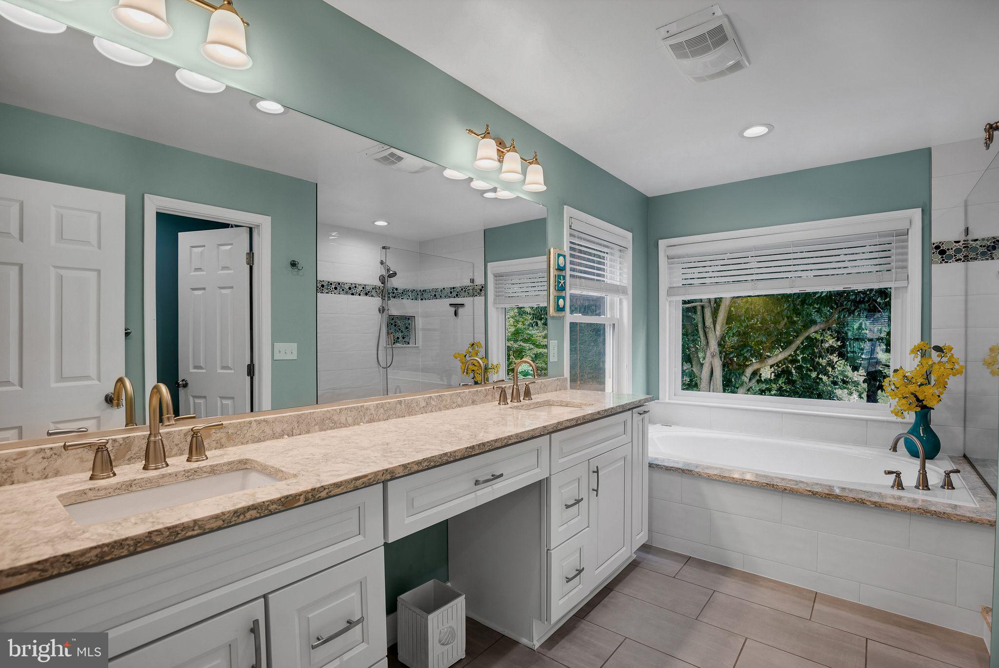 HARBOR POINT - Residential