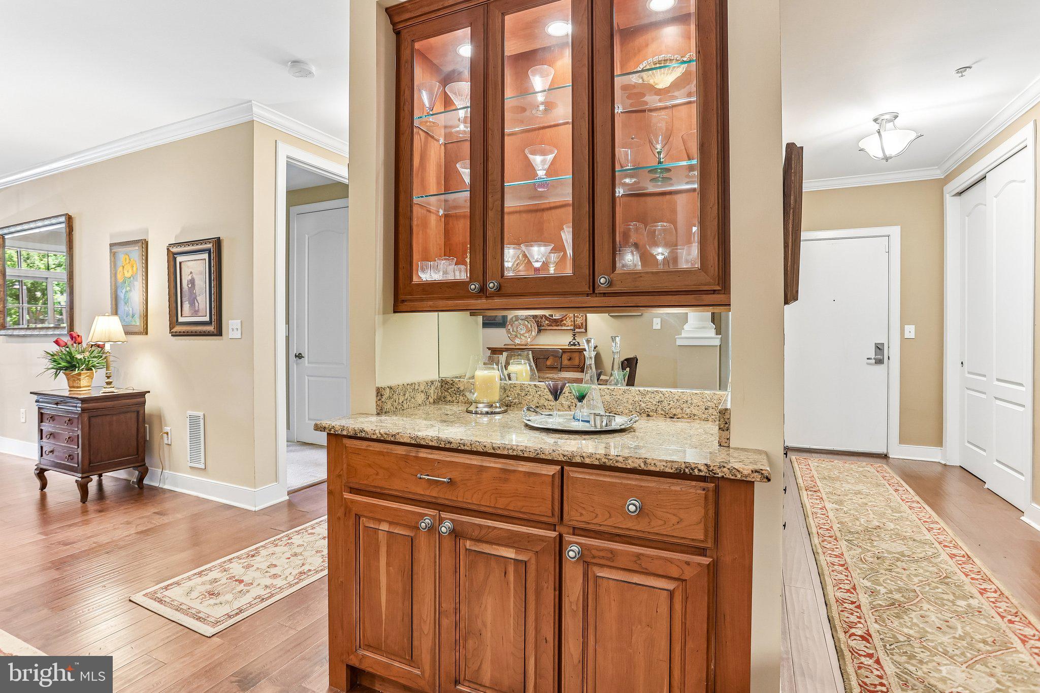 MERIDIAN VALLEY SQ - Residential