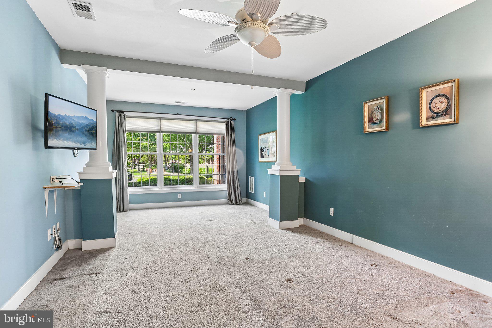 MERIDIAN VALLEY SQ - Residential