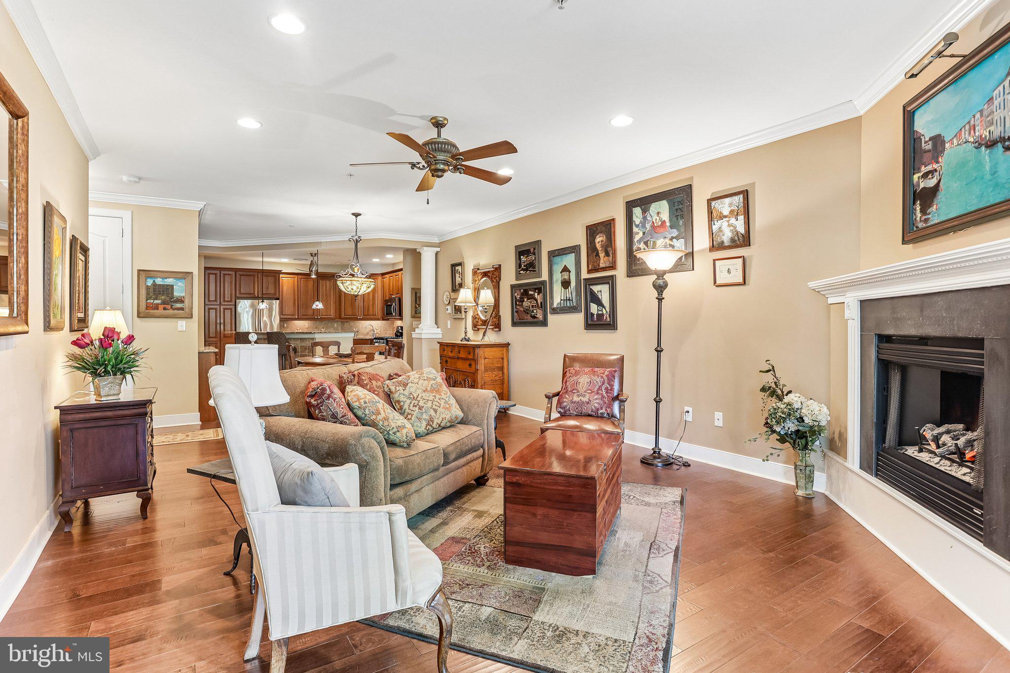 MERIDIAN VALLEY SQ - Residential