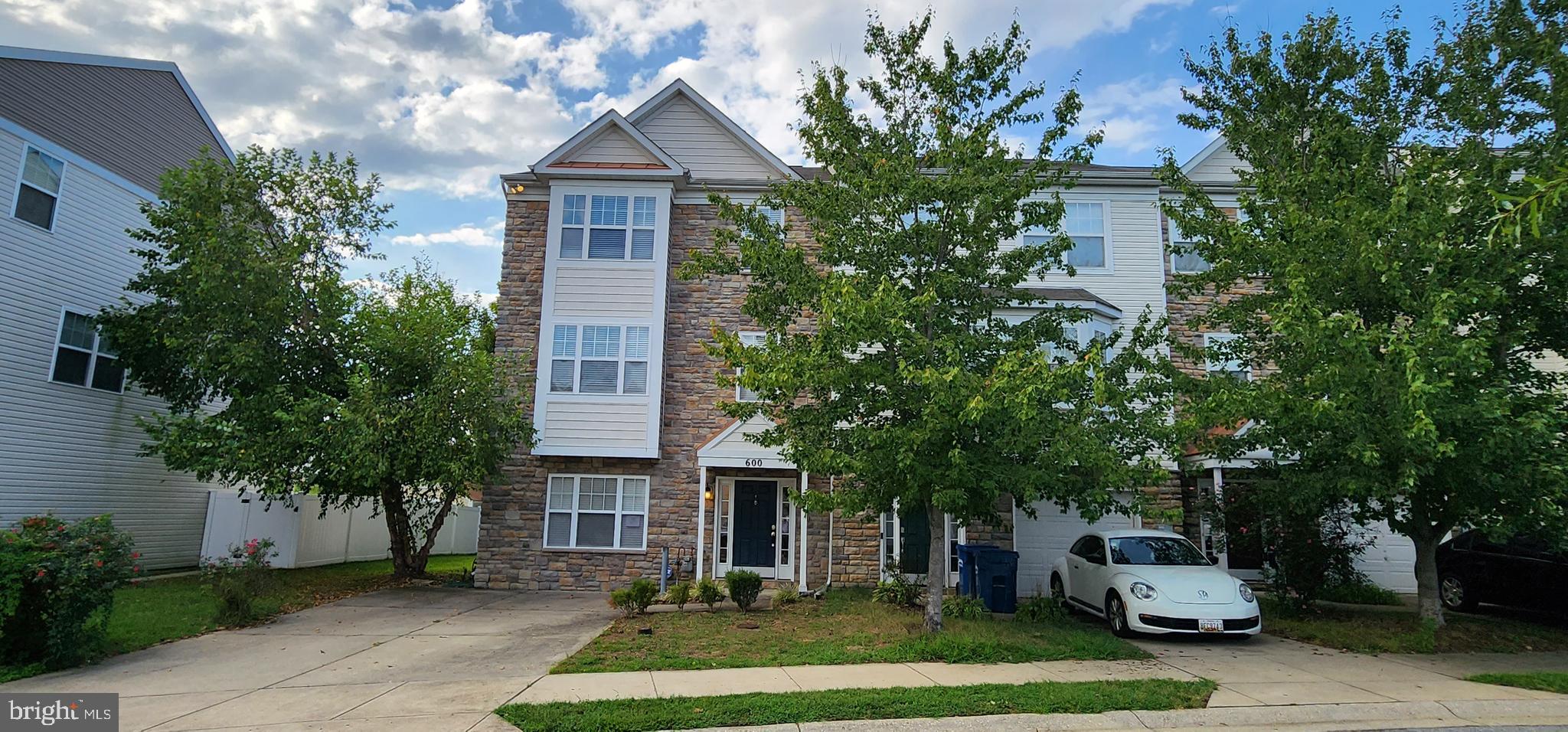 OAK TREE LANDING - Residential