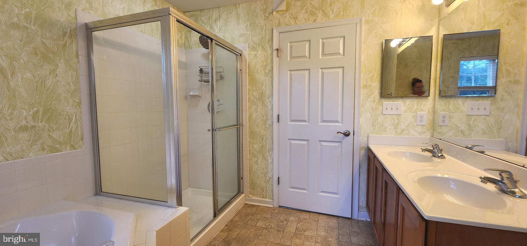 OAK TREE LANDING - Residential