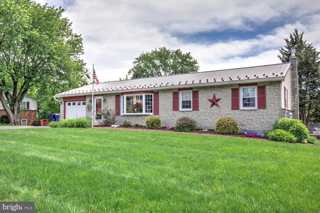 Photo of 330 Southview Drive, EPHRATA, PA 17522 (MLS # PALA2070434)