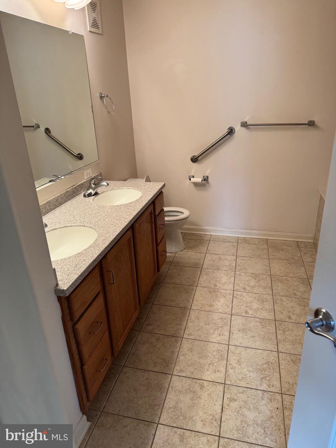 THE HOLLOW AT FOX VA - Residential Lease