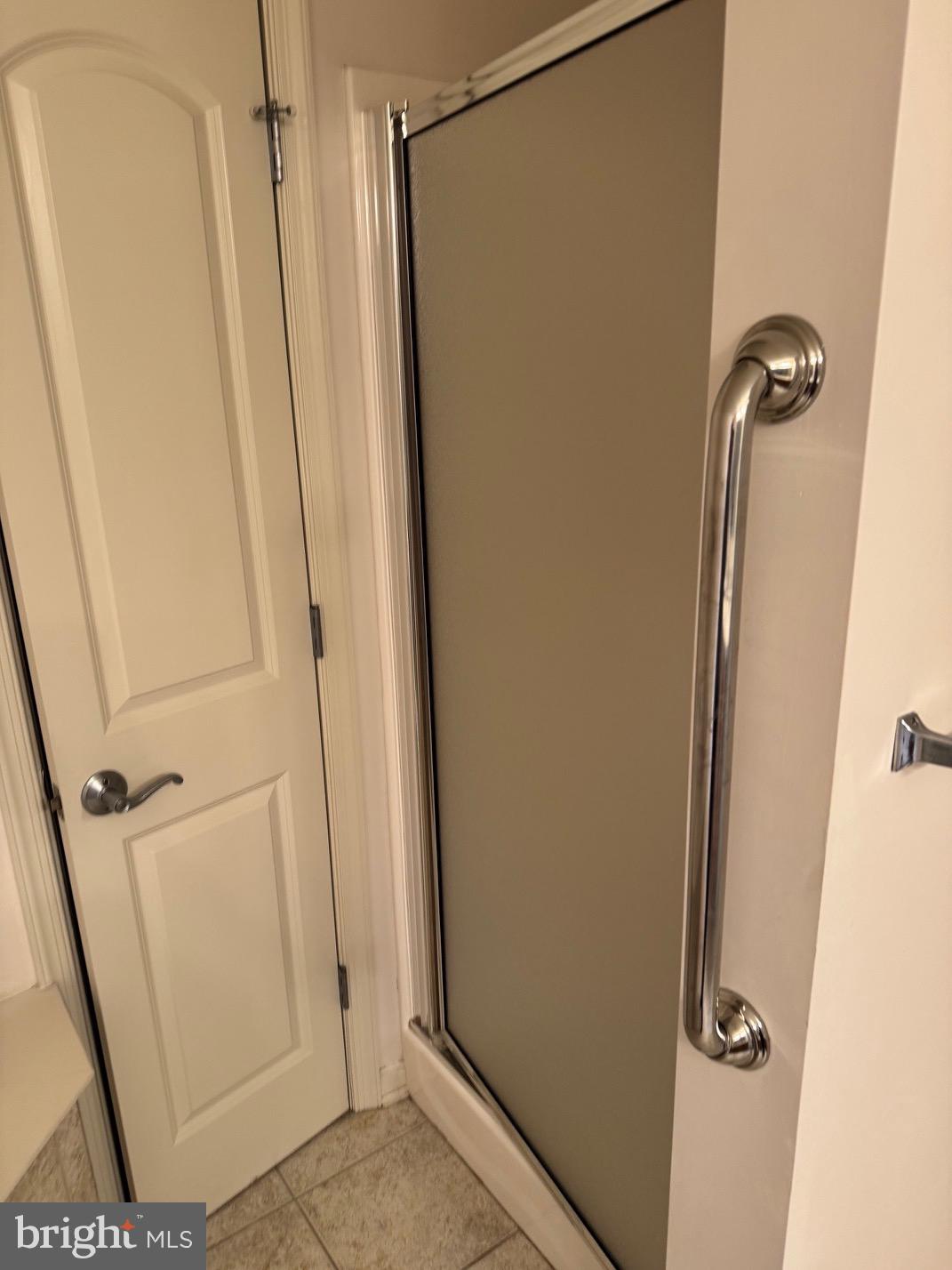 THE HOLLOW AT FOX VA - Residential Lease