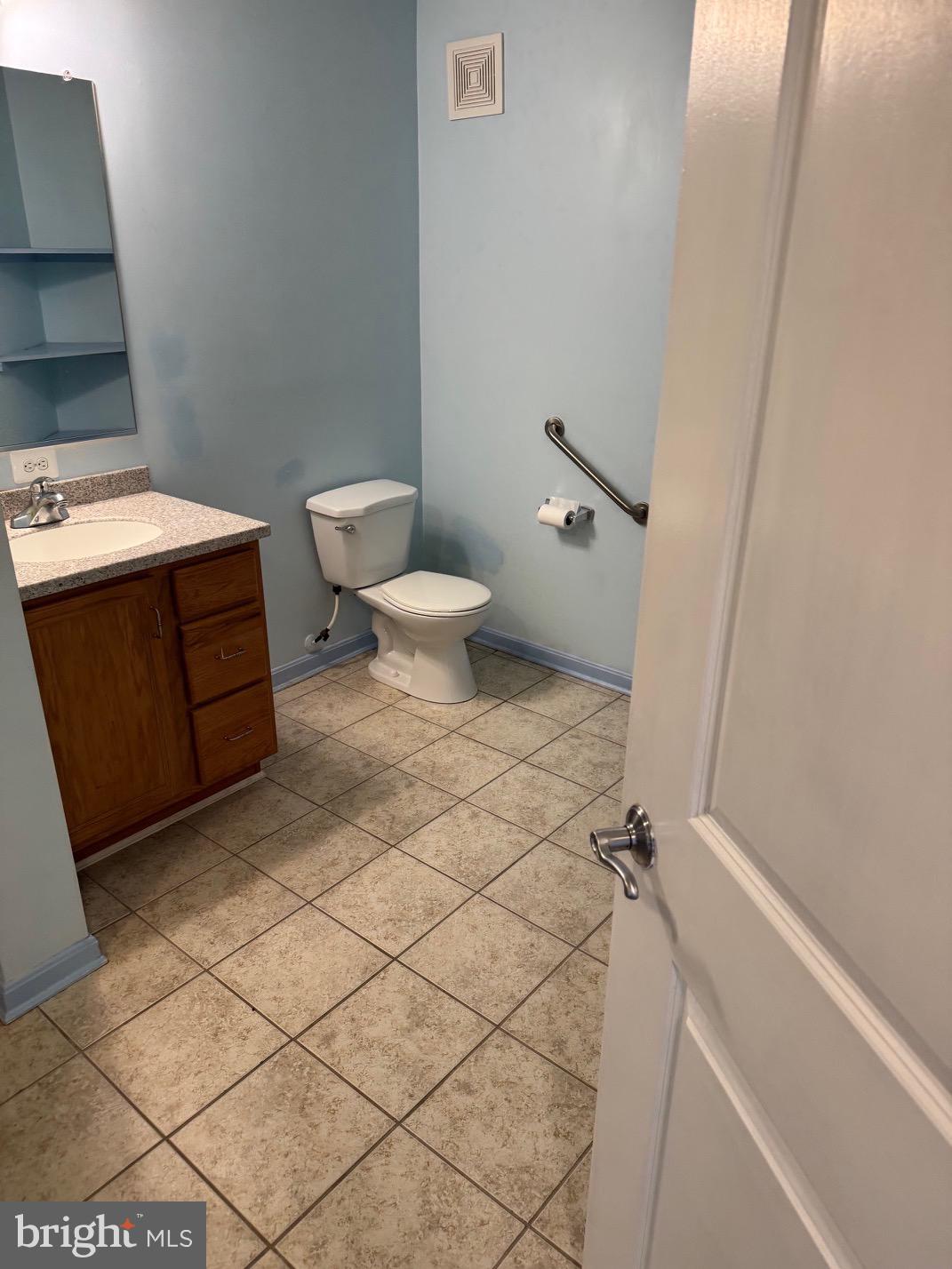 THE HOLLOW AT FOX VA - Residential Lease