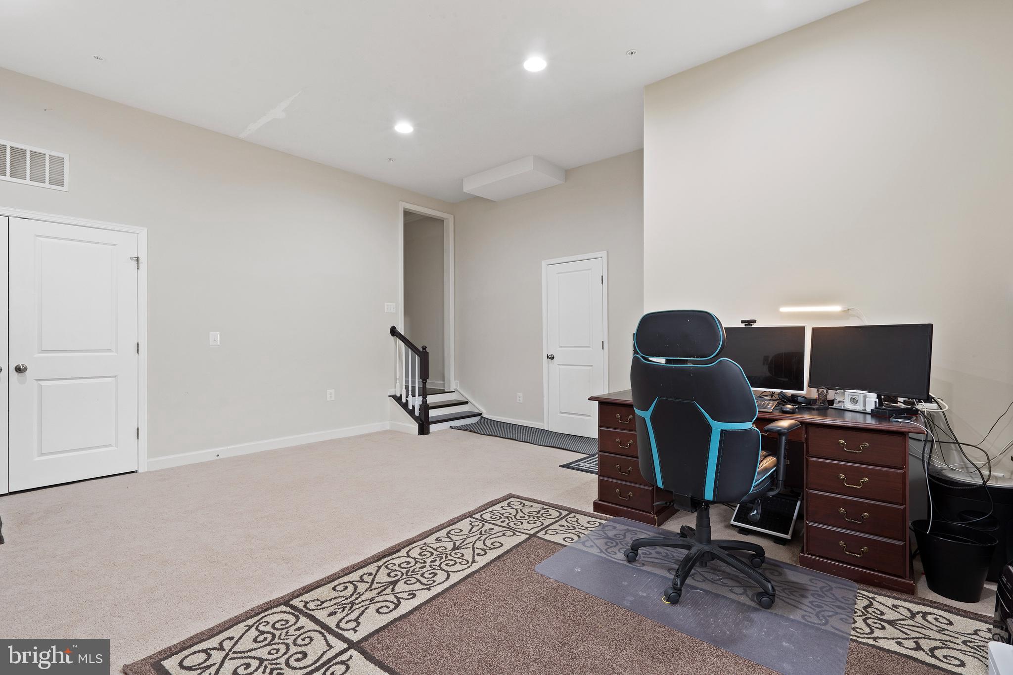 VILLAGES OF URBANA - Residential Lease