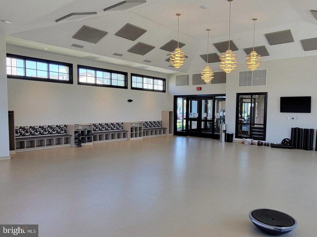 VILLAGES OF URBANA - Residential Lease