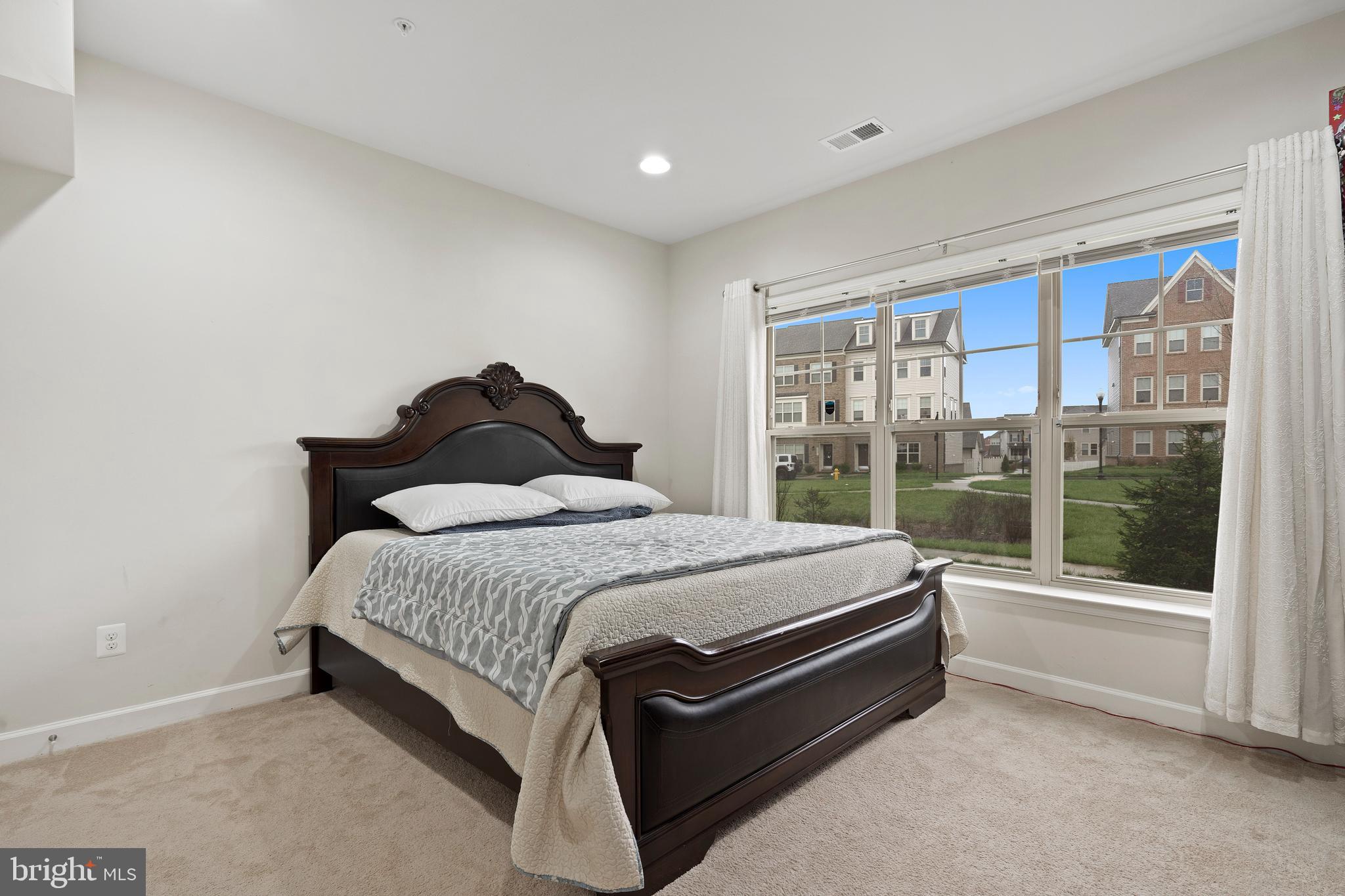 VILLAGES OF URBANA - Residential Lease