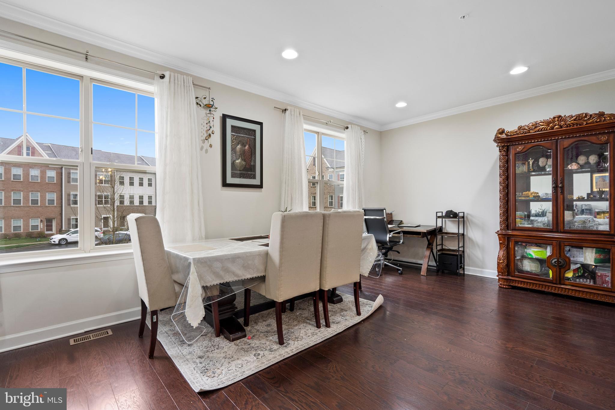 VILLAGES OF URBANA - Residential Lease