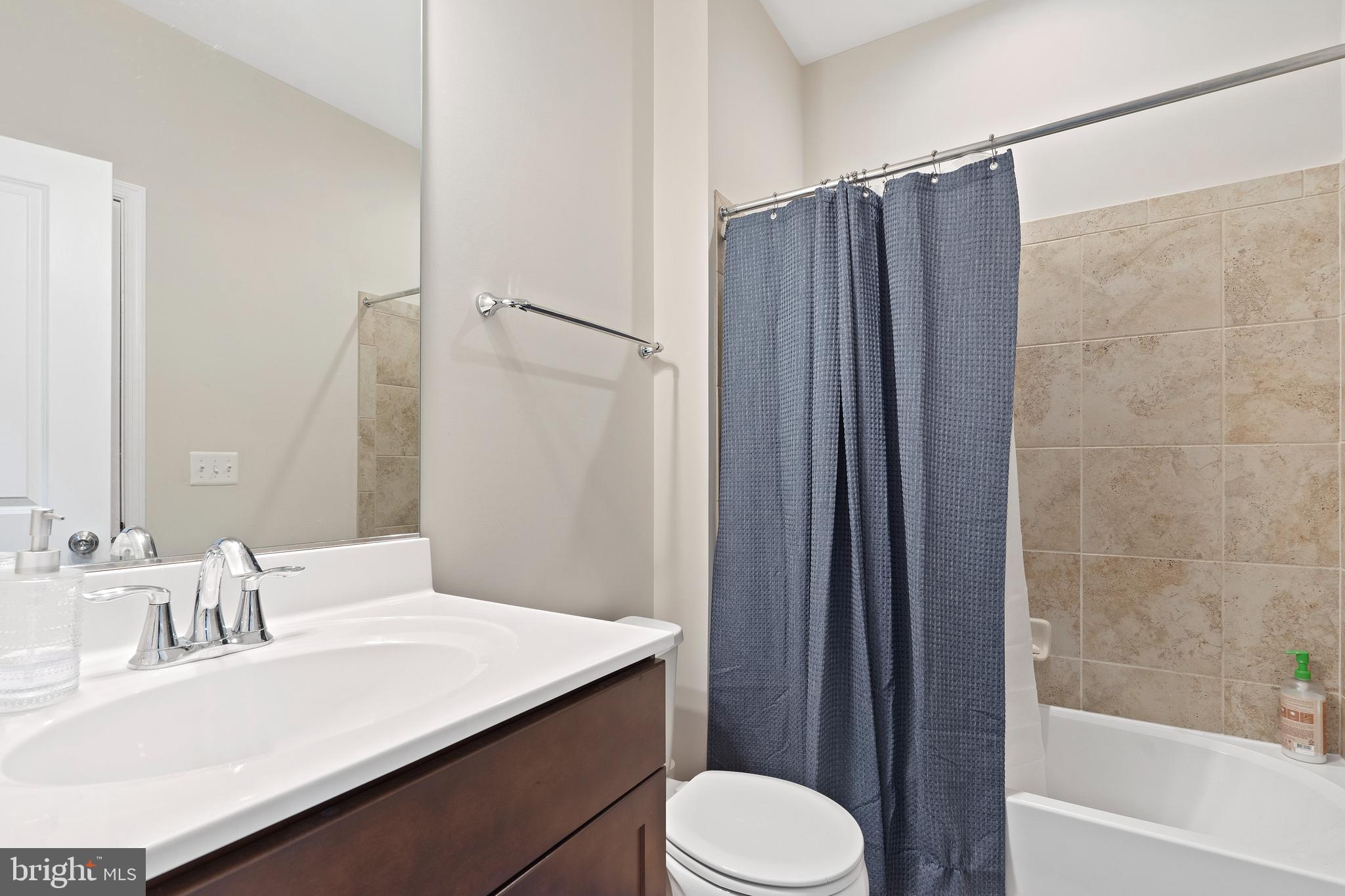 VILLAGES OF URBANA - Residential Lease