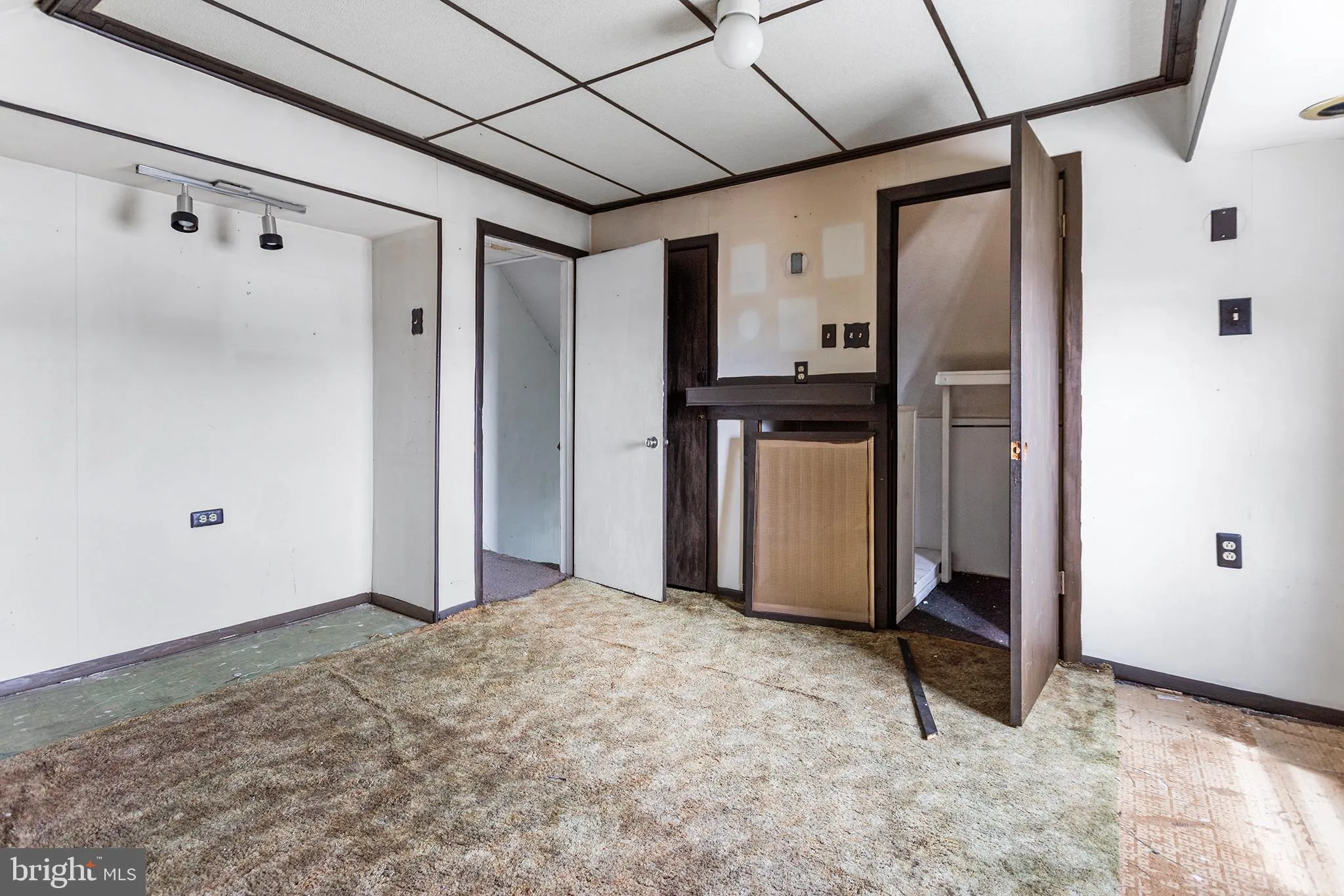 Lansdowne, Pennsylvania 19050, United States, 5 Bedrooms Bedrooms, ,2 BathroomsBathrooms,Residential,Pending,156225