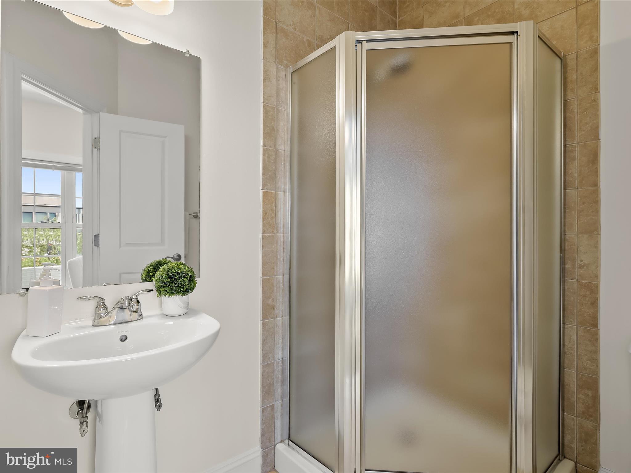 LOCUST POINT - Residential