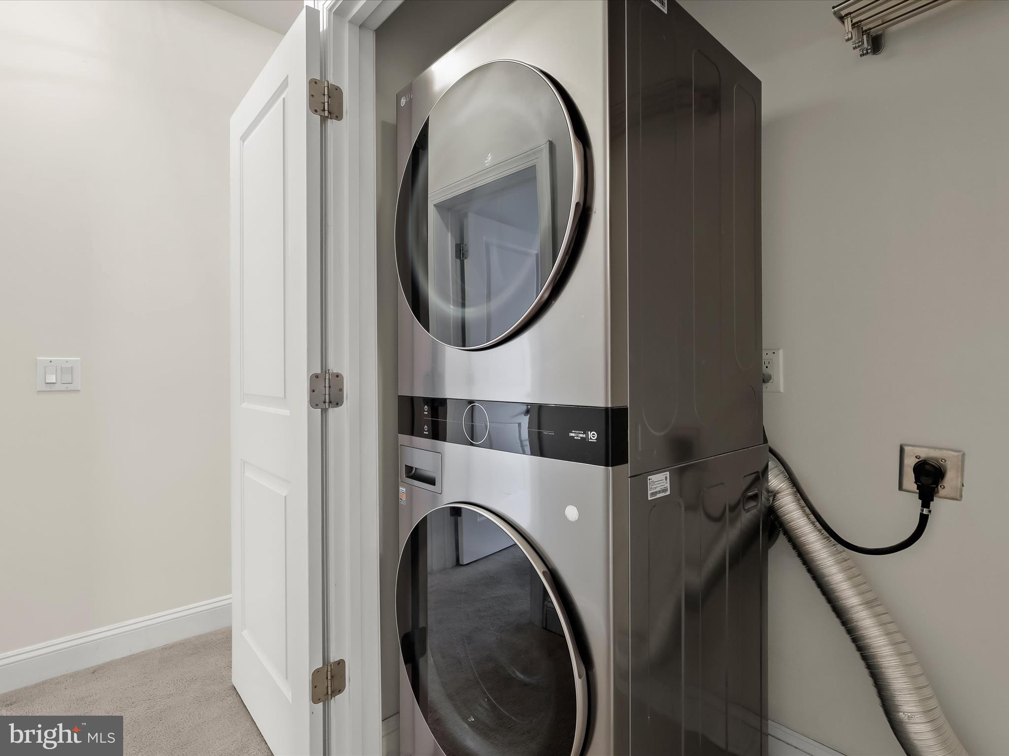 LOCUST POINT - Residential