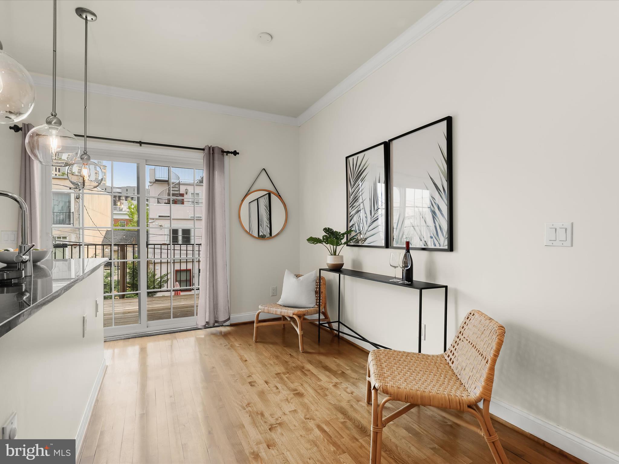 LOCUST POINT - Residential