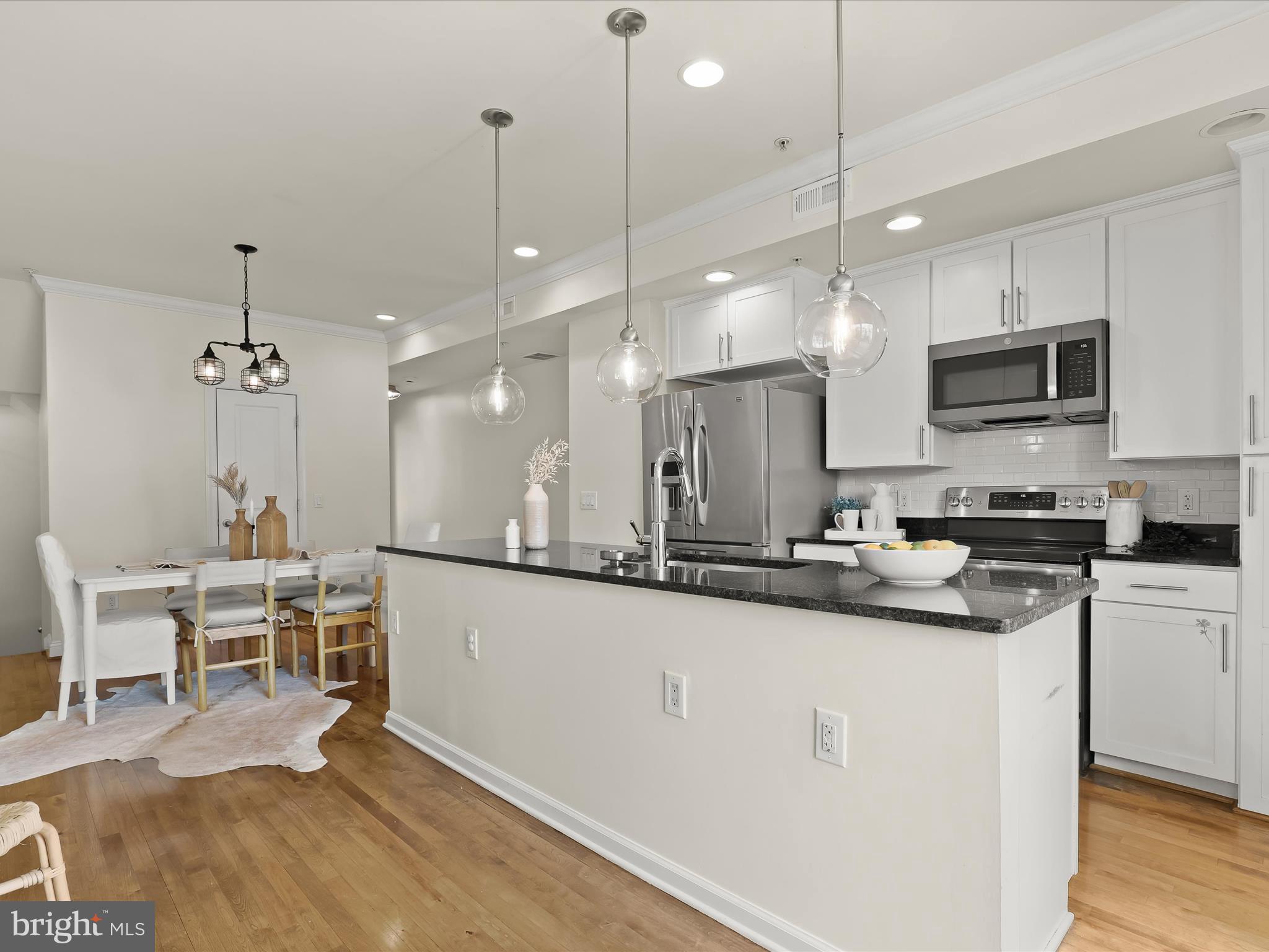 LOCUST POINT - Residential