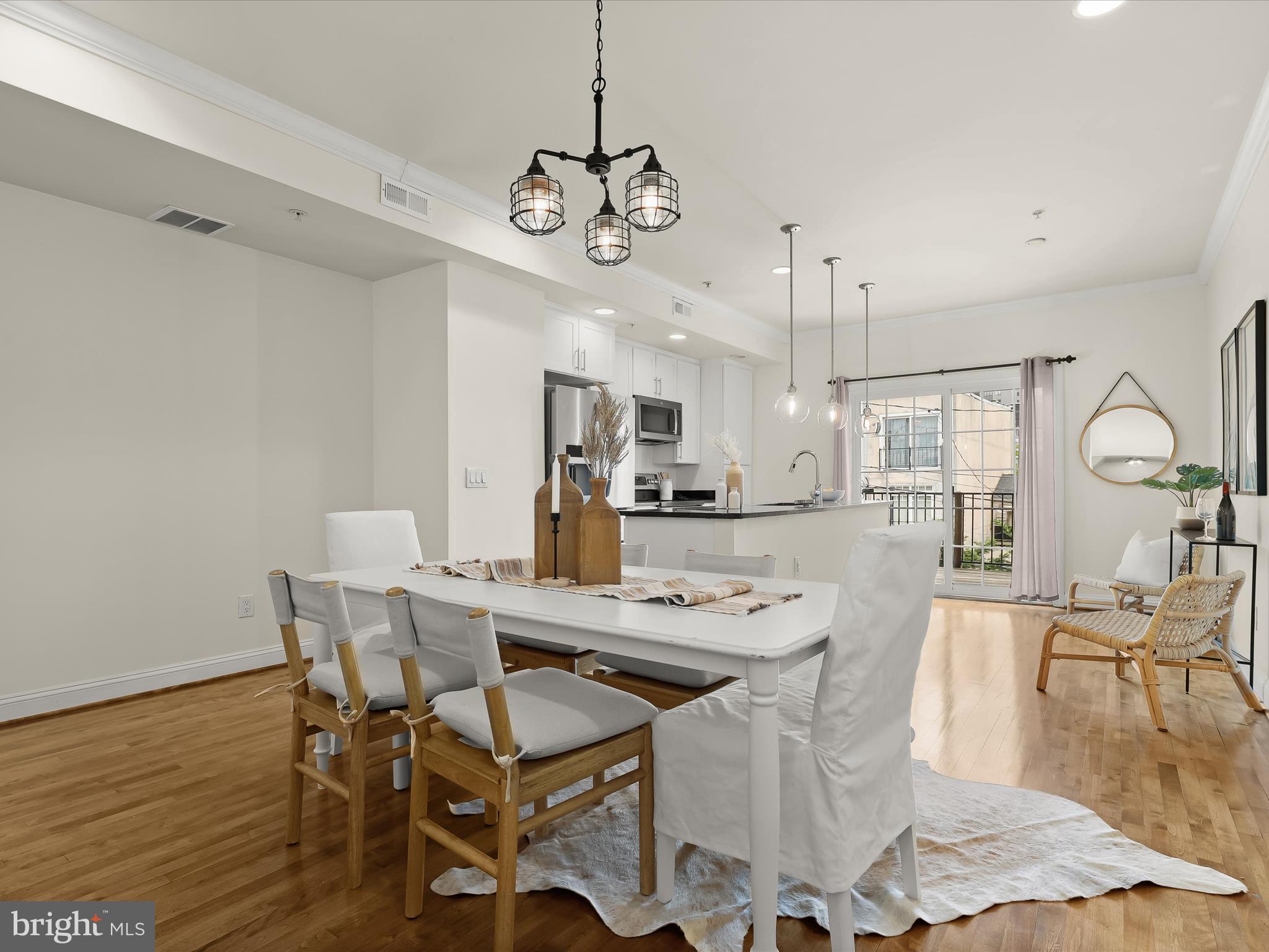 LOCUST POINT - Residential