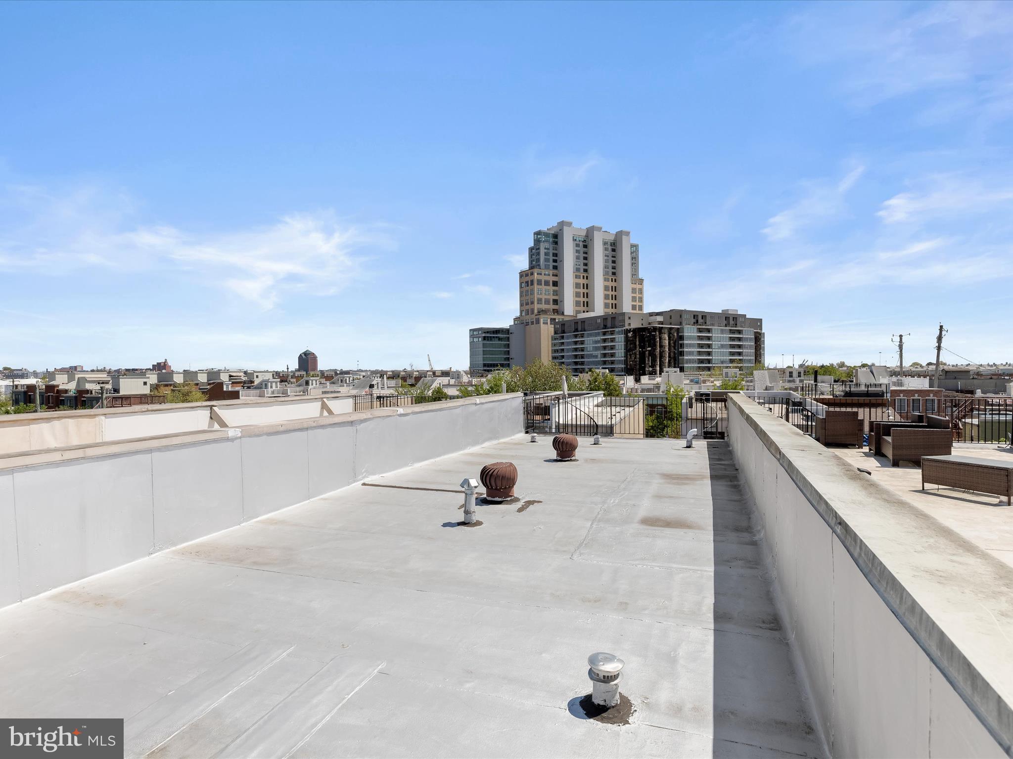 LOCUST POINT - Residential