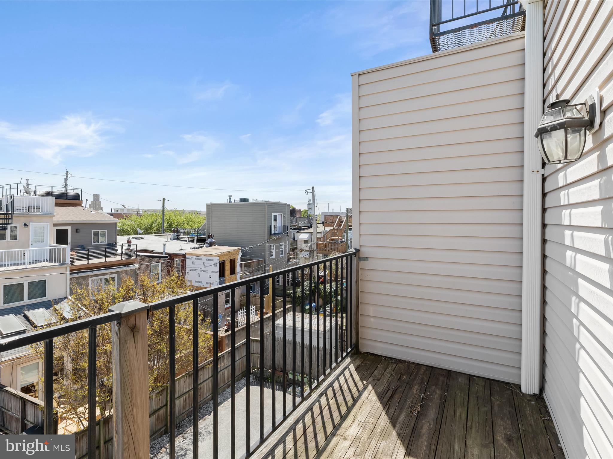 LOCUST POINT - Residential